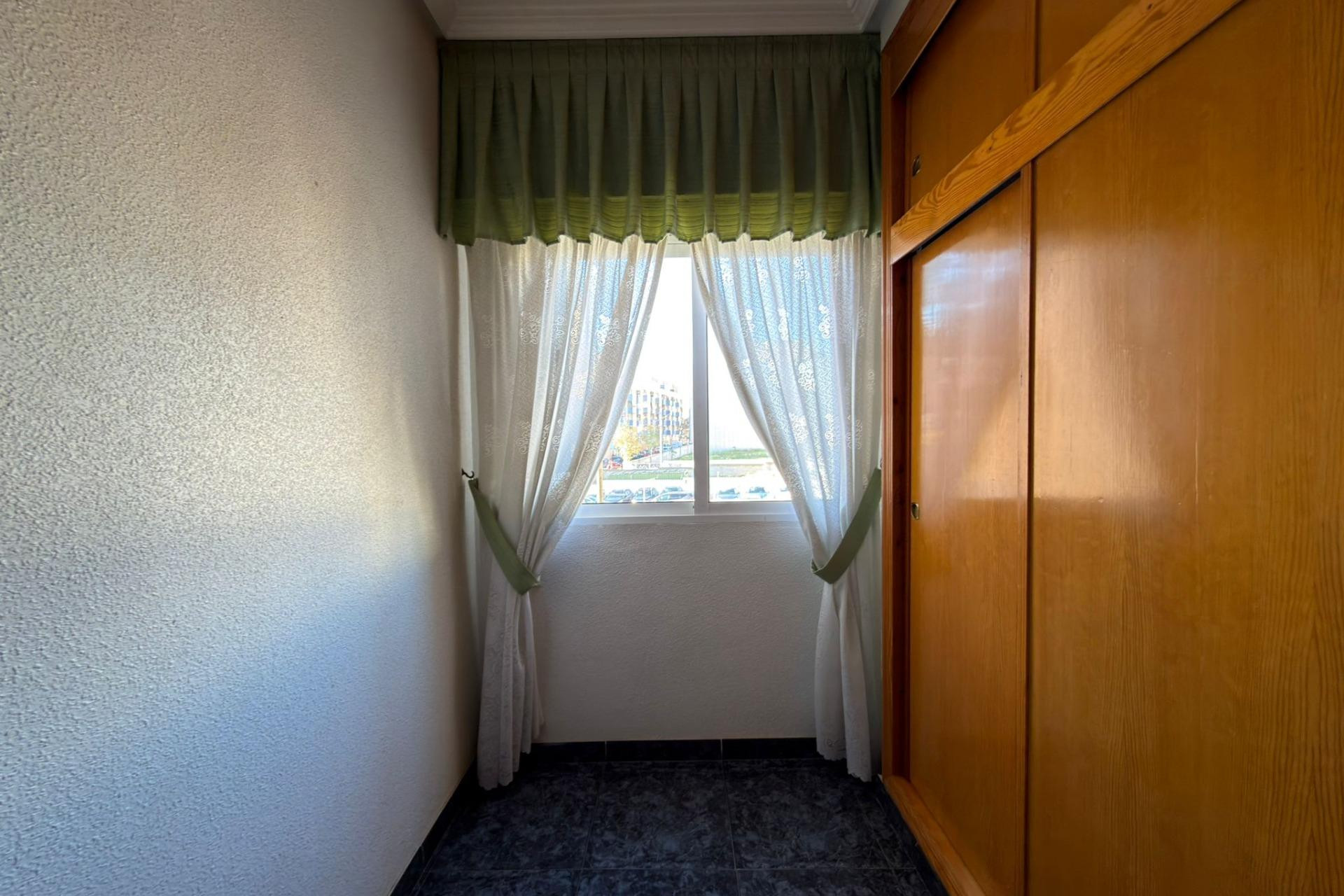 Resale - Apartment  - Torrevieja - Playa del Cura