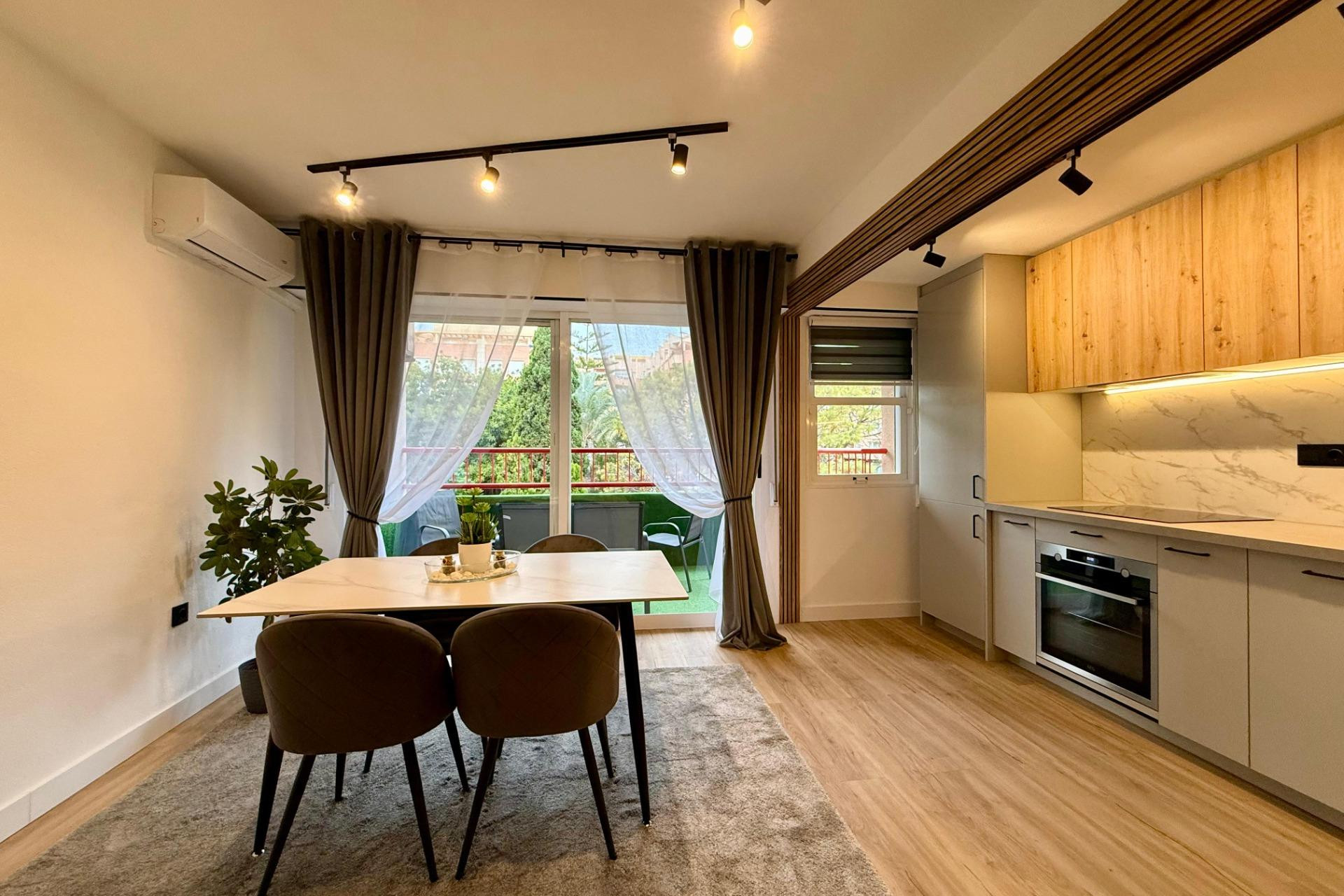 Resale - Apartment  - Torrevieja - Playa del Cura