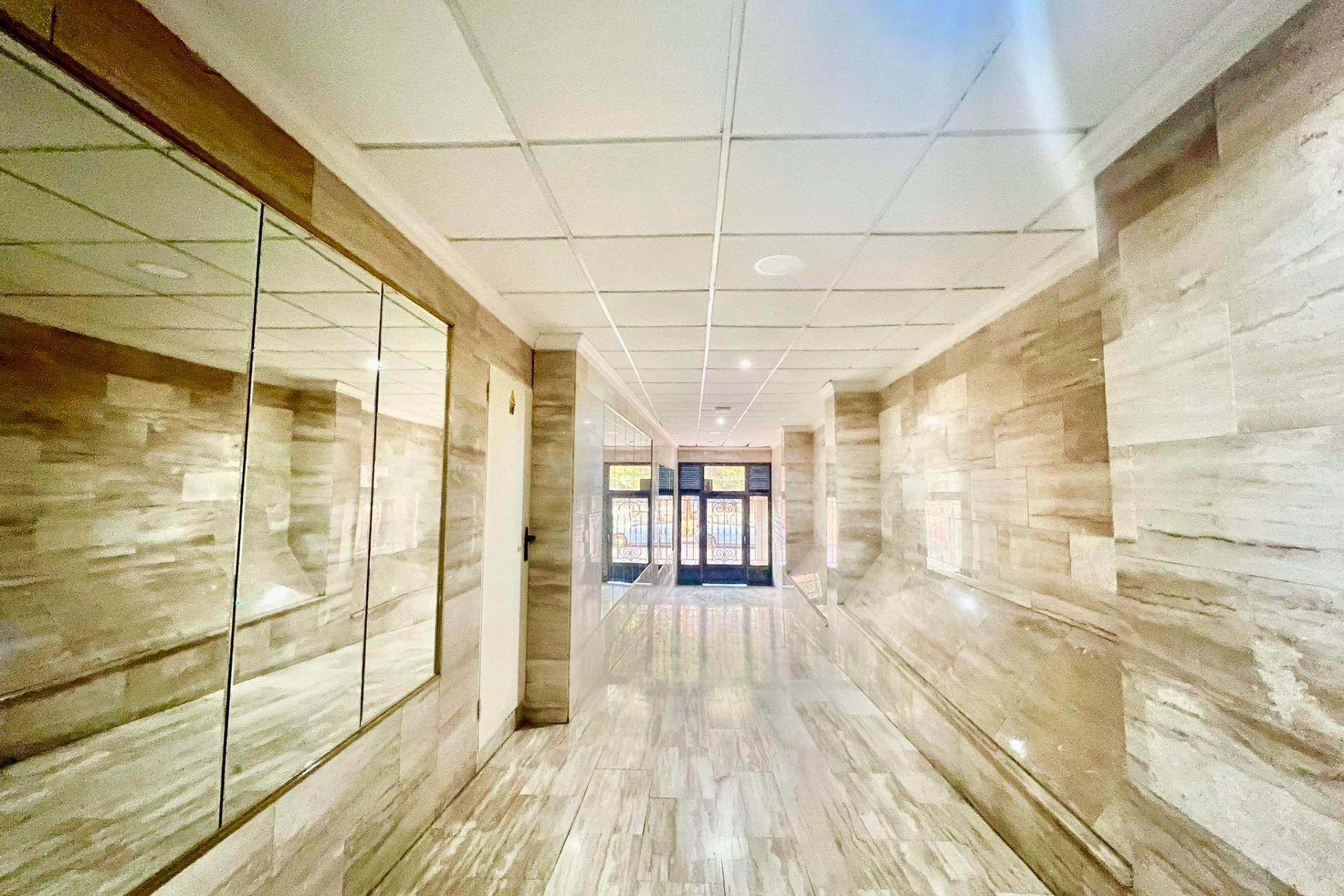 Resale - Apartment  - Torrevieja - Playa del Cura