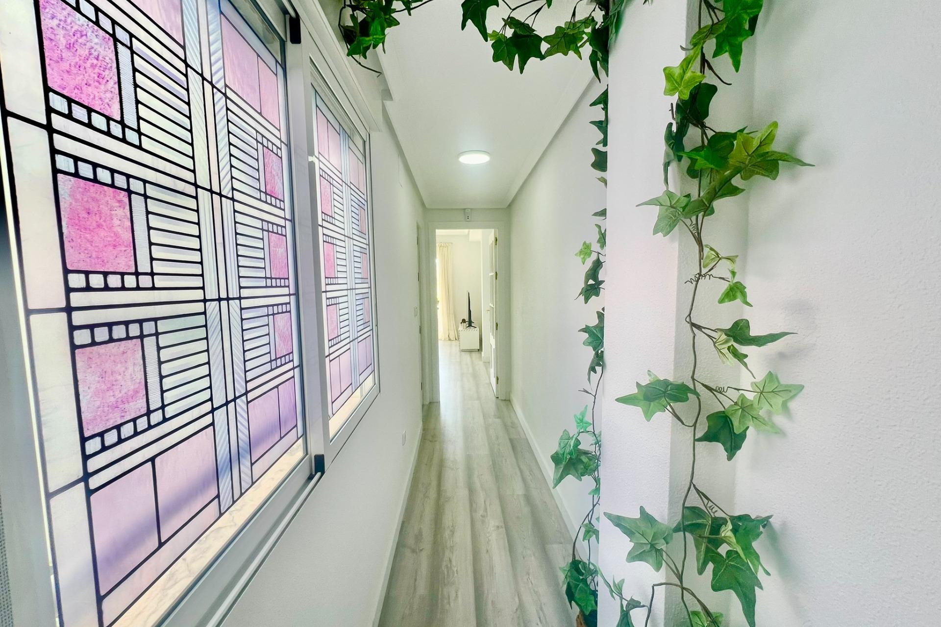 Resale - Apartment  - Torrevieja - Playa del Cura