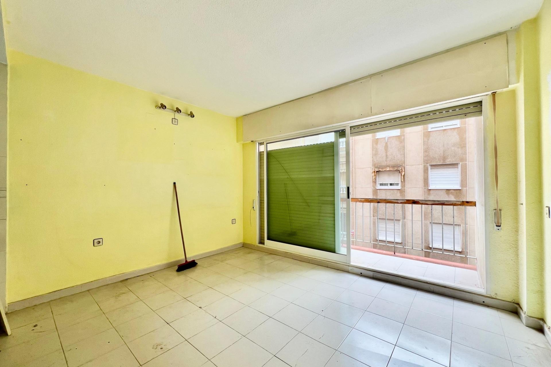 Resale - Apartment  - Torrevieja - Playa del Cura