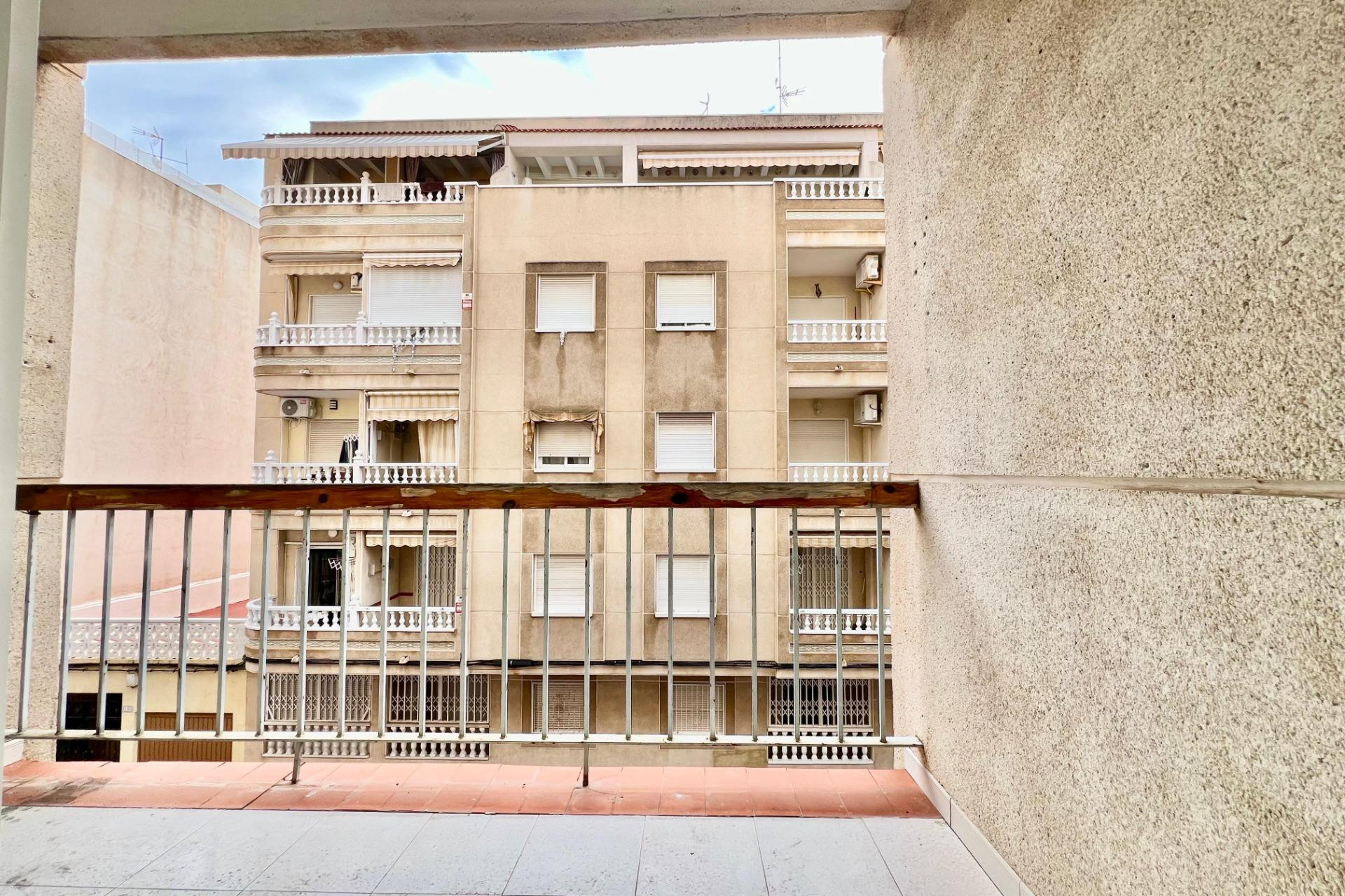 Resale - Apartment  - Torrevieja - Playa del Cura
