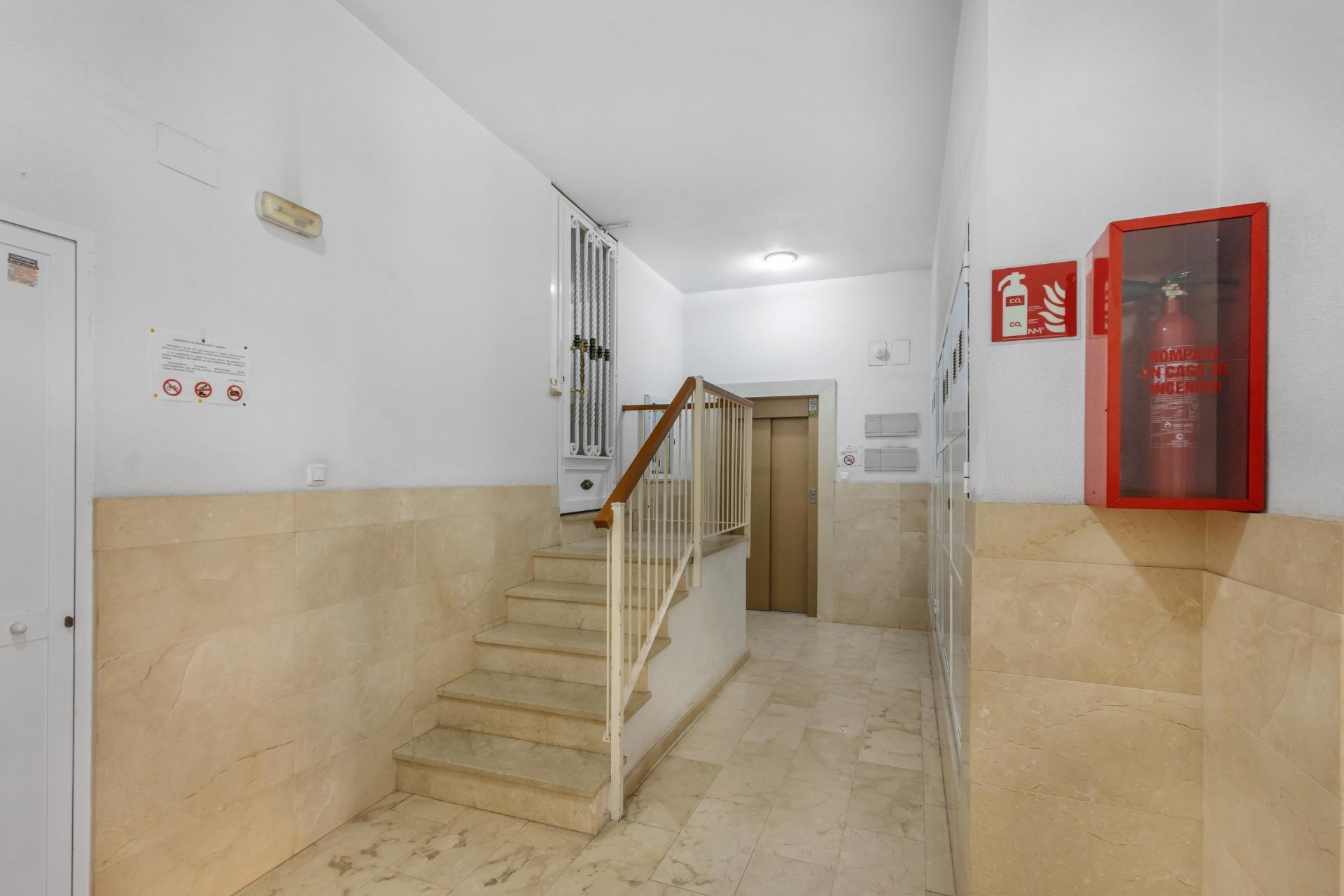 Resale - Apartment  - Torrevieja - Playa del cura
