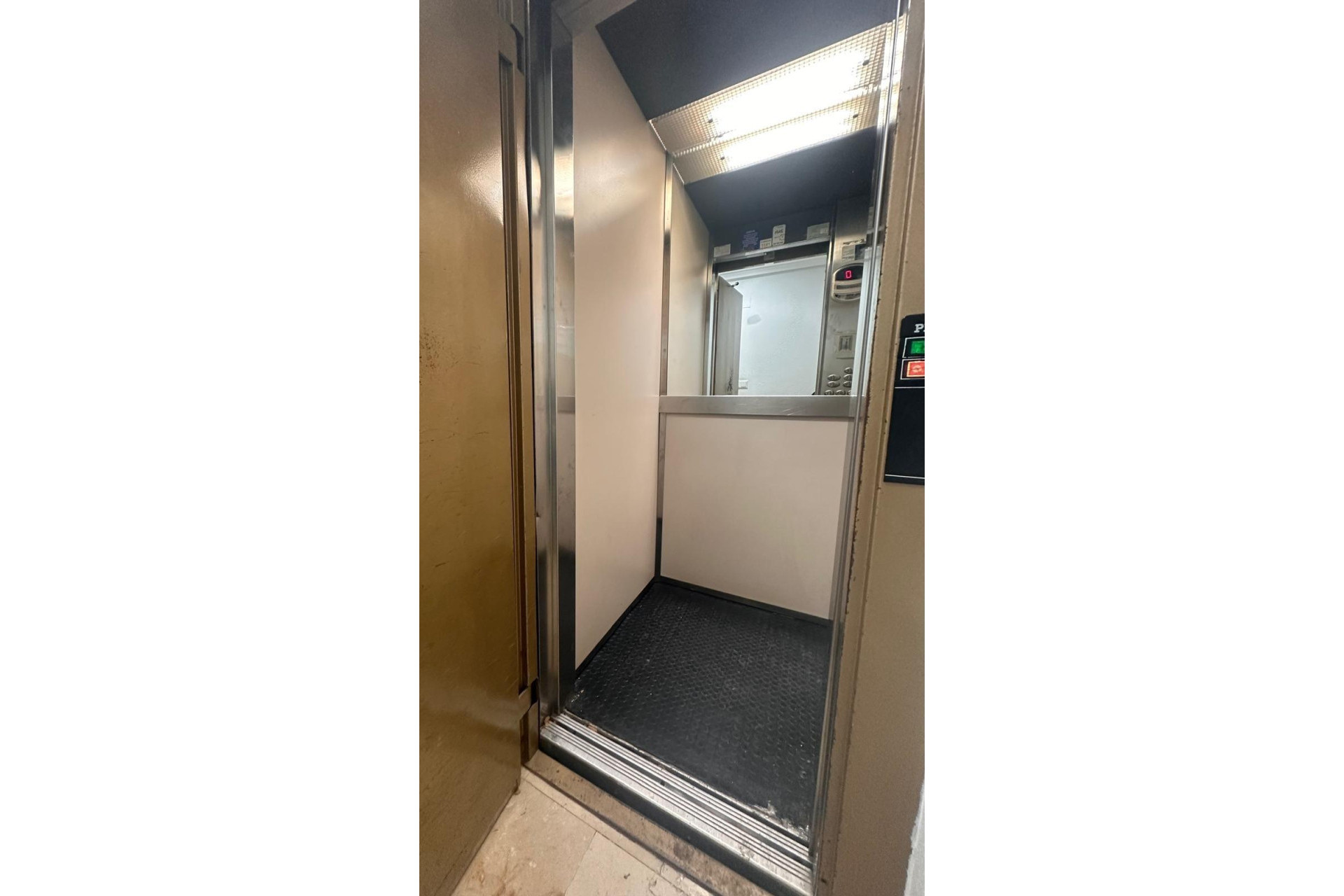 Resale - Apartment  - Torrevieja - Playa del Cura