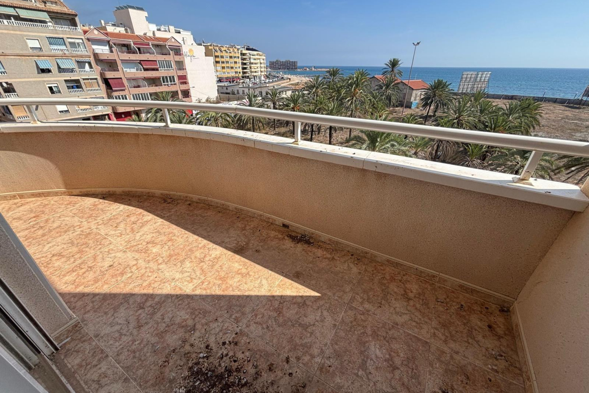 Resale - Apartment  - Torrevieja - Playa del Cura