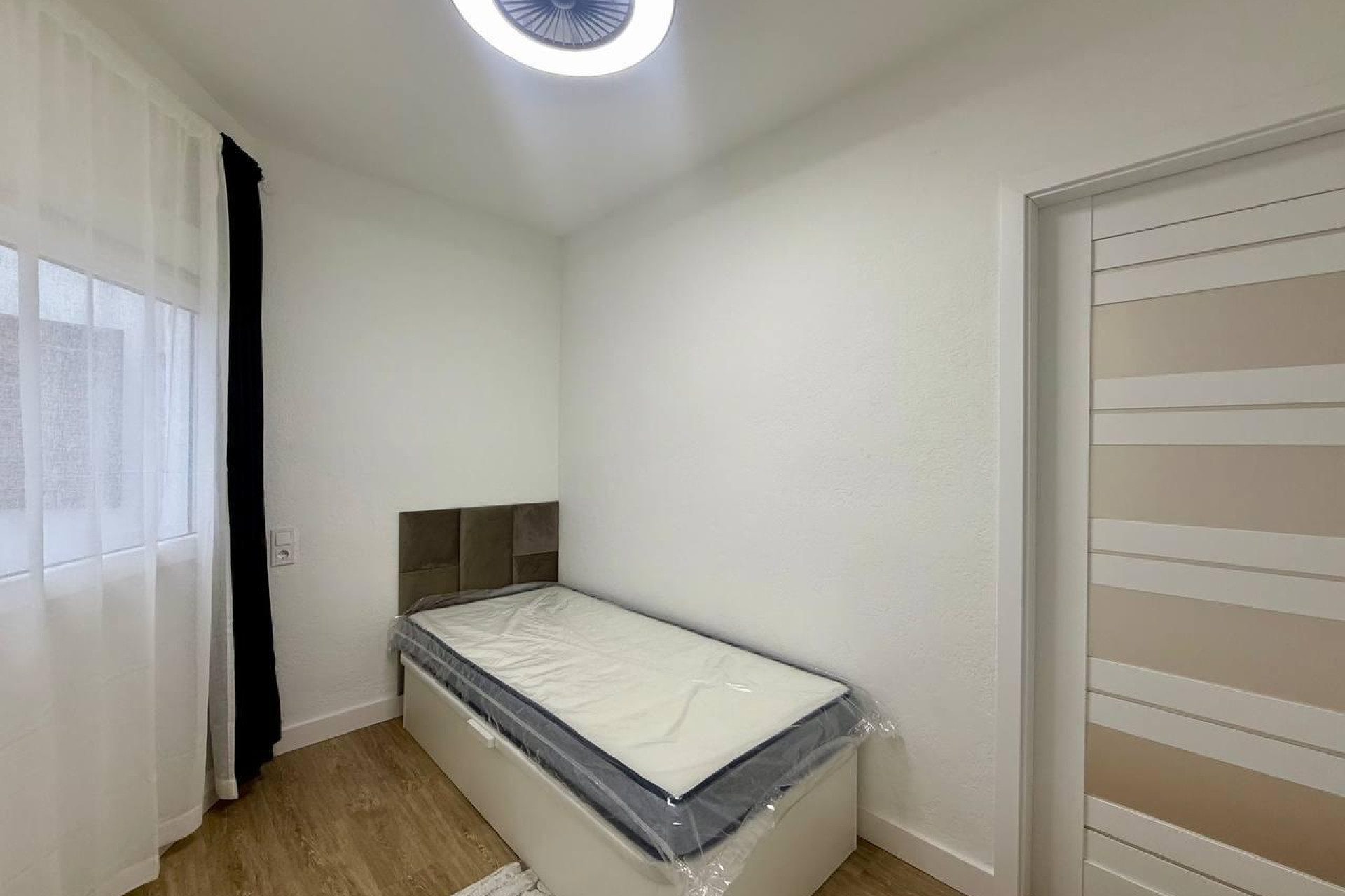 Resale - Apartment  - Torrevieja - Playa del Cura