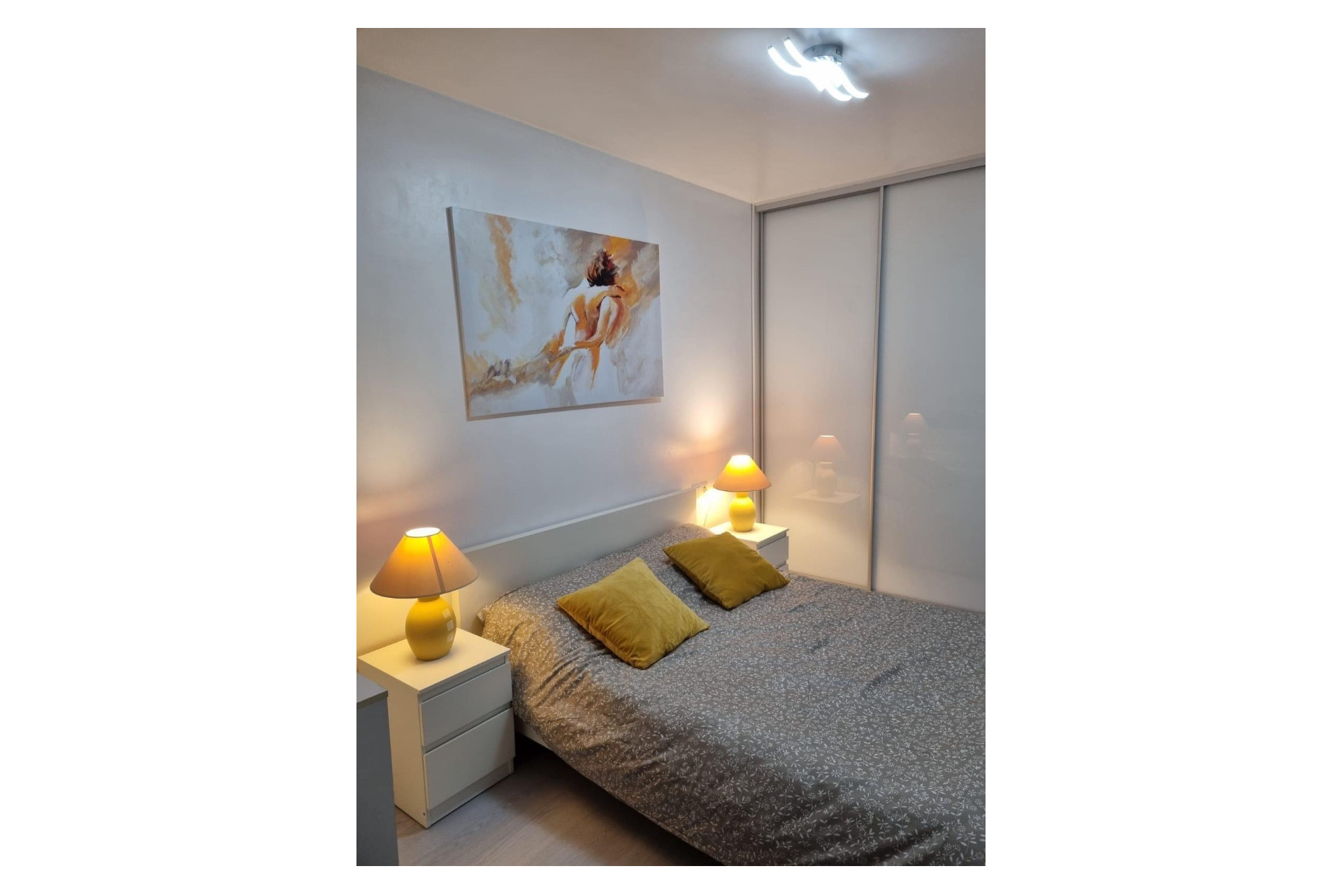 Resale - Apartment  - Torrevieja - Playa Los Naufragos