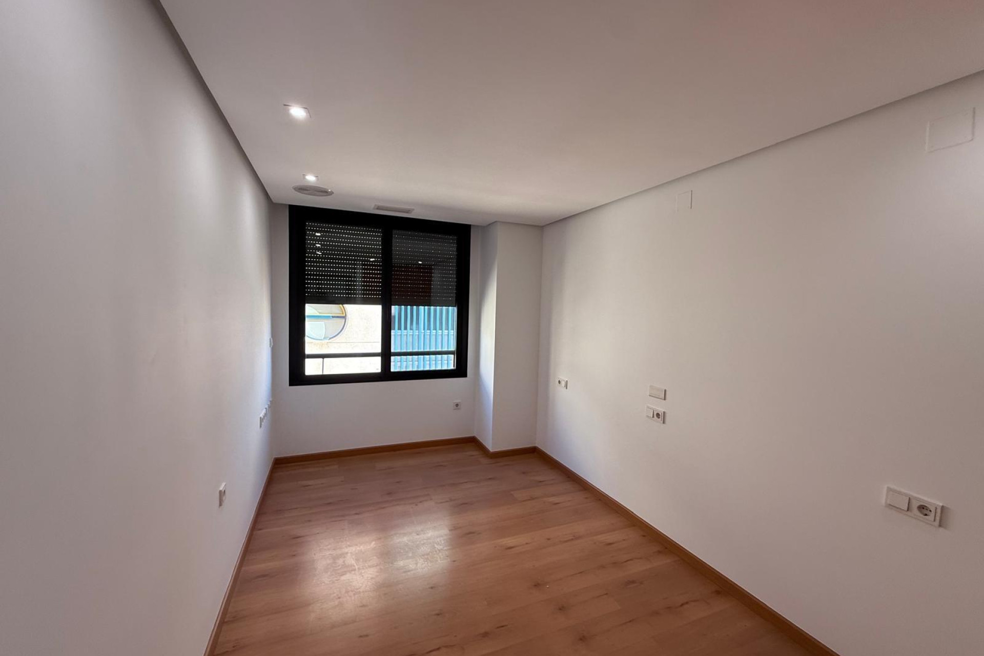 Resale - Apartment  - Torrevieja - Puerto Deportivo