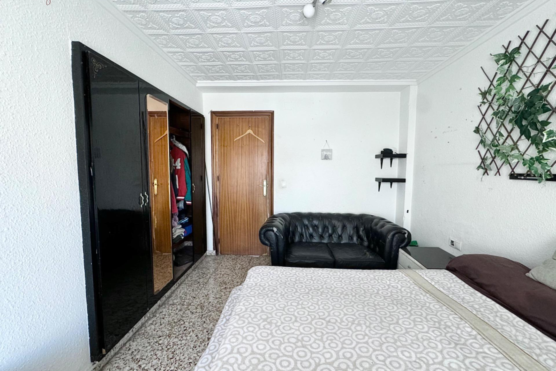 Resale - Apartment  - Torrevieja - Puerto