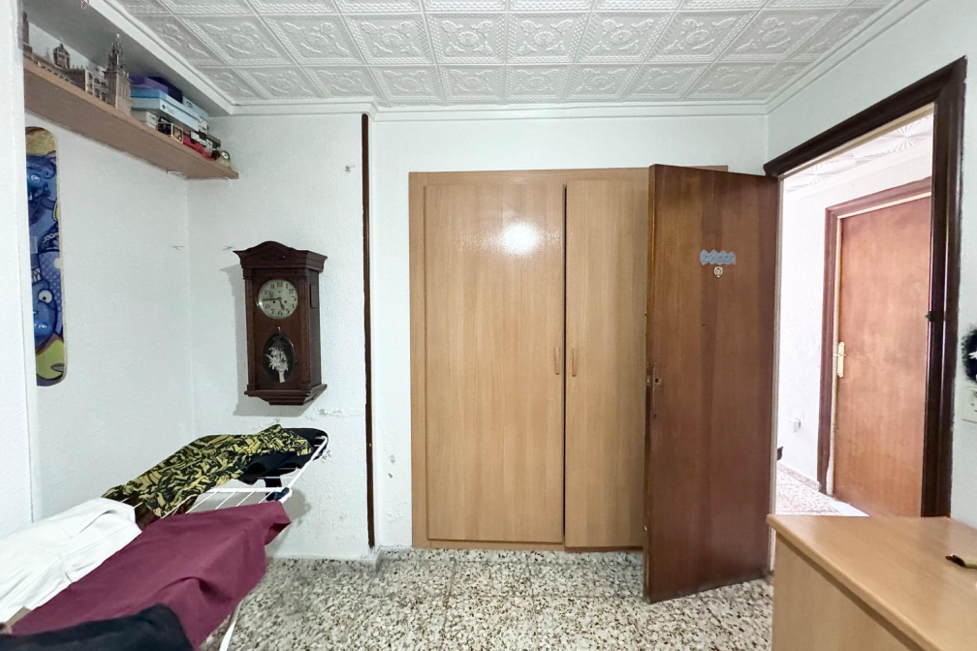 Resale - Apartment  - Torrevieja - Puerto