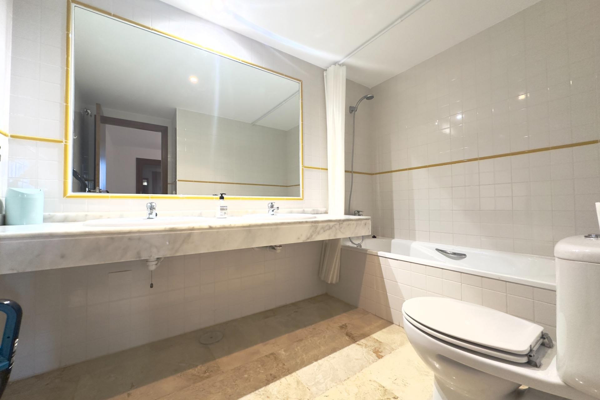 Resale - Apartment  - Torrevieja - Punta prima