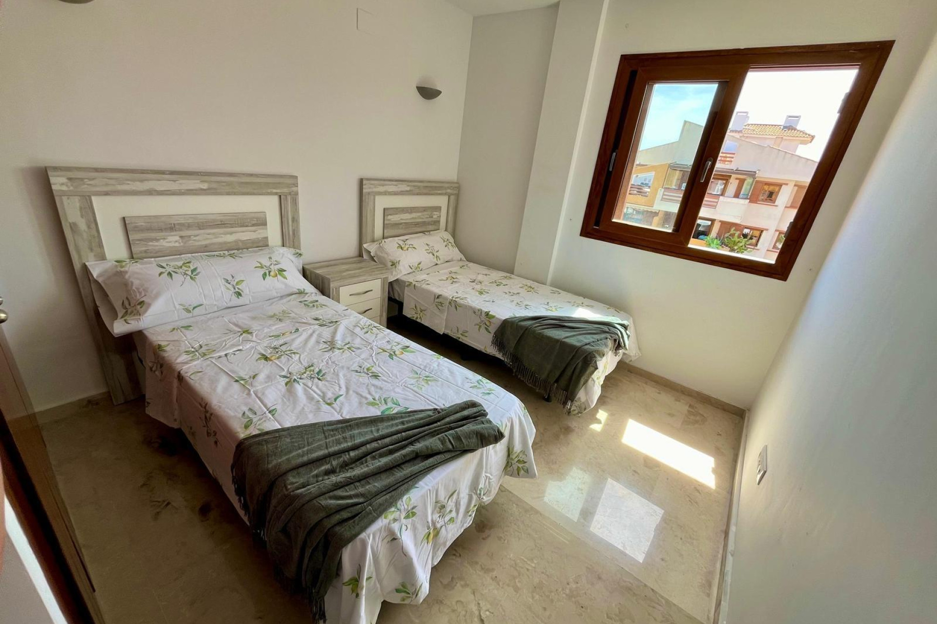 Resale - Apartment  - Torrevieja - Punta prima