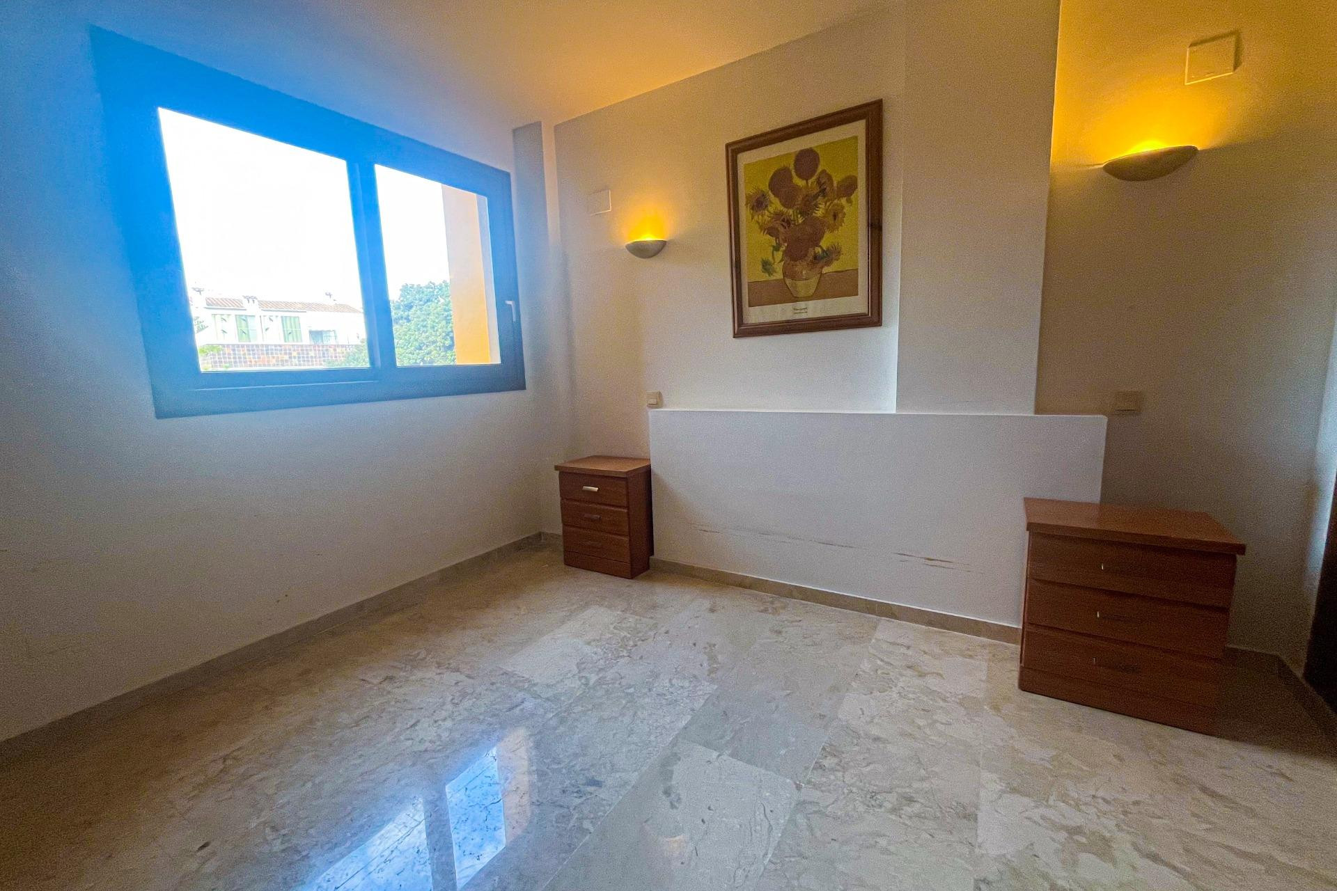 Resale - Apartment  - Torrevieja - Punta prima