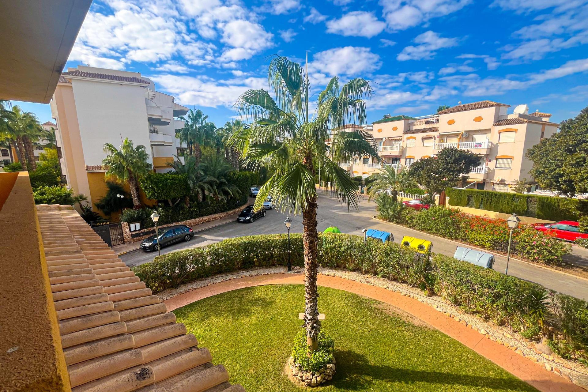 Resale - Apartment  - Torrevieja - Punta prima