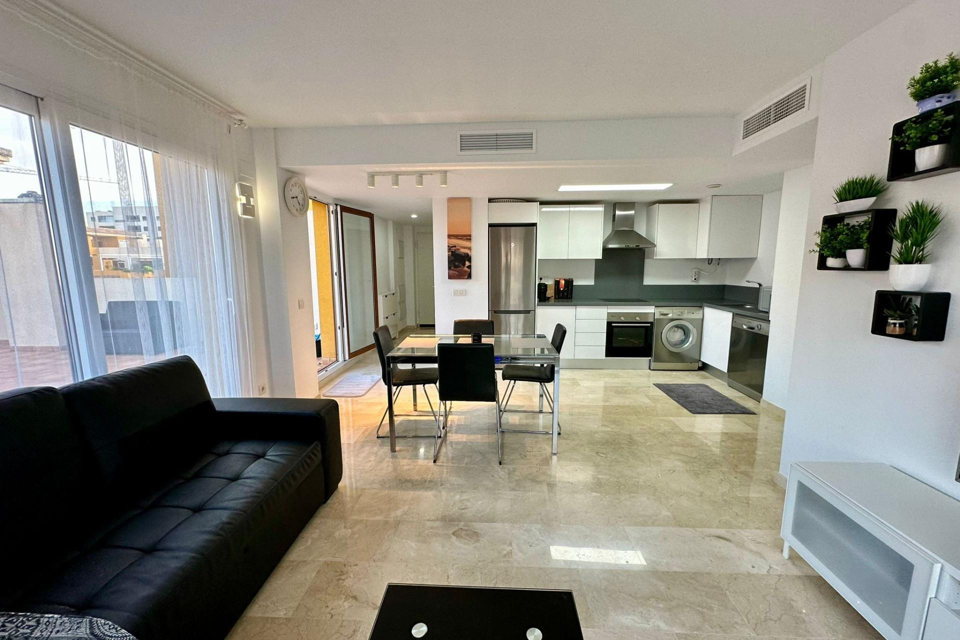 Resale - Apartment  - Torrevieja - Punta prima