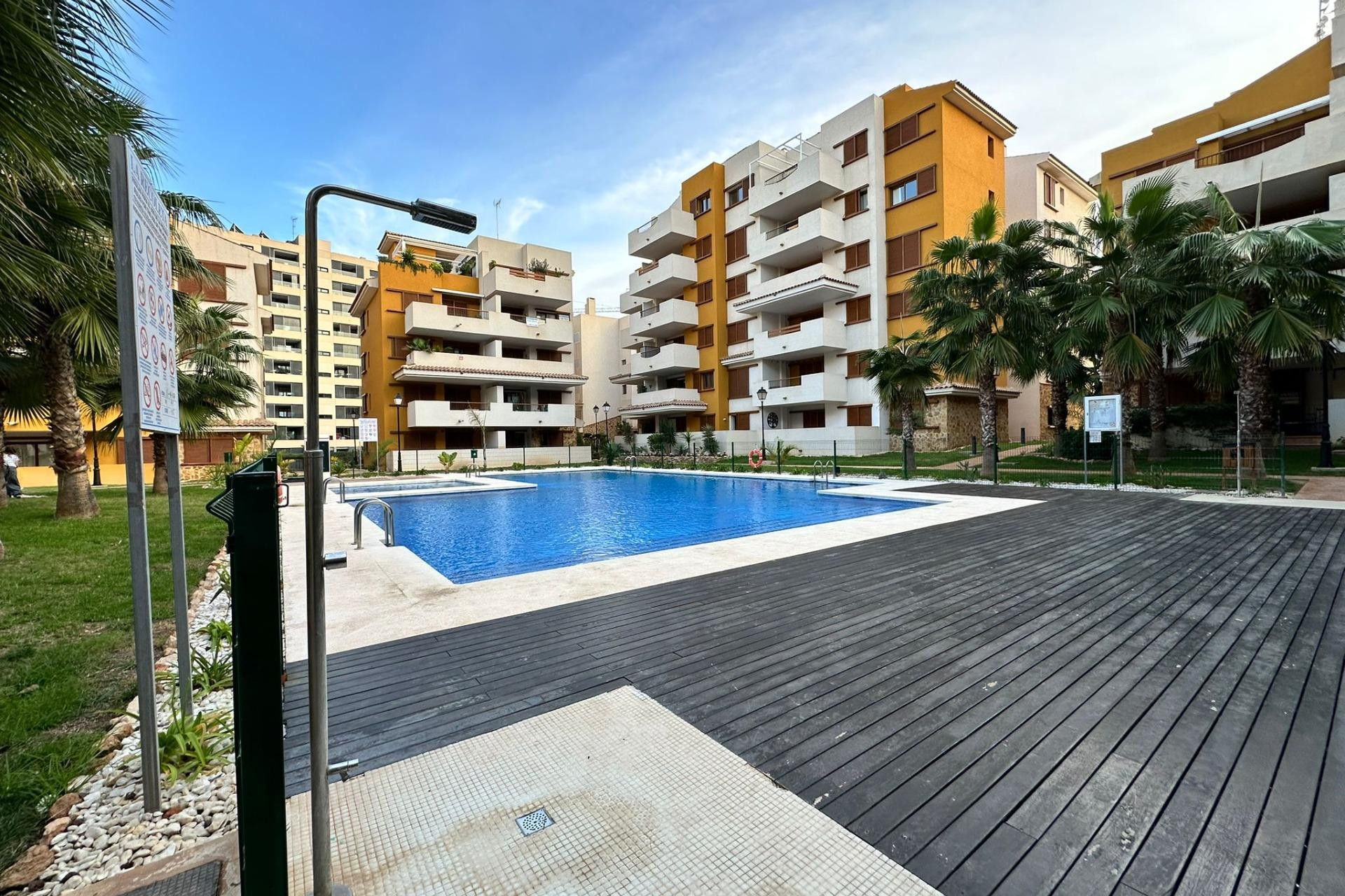 Resale - Apartment  - Torrevieja - Punta prima