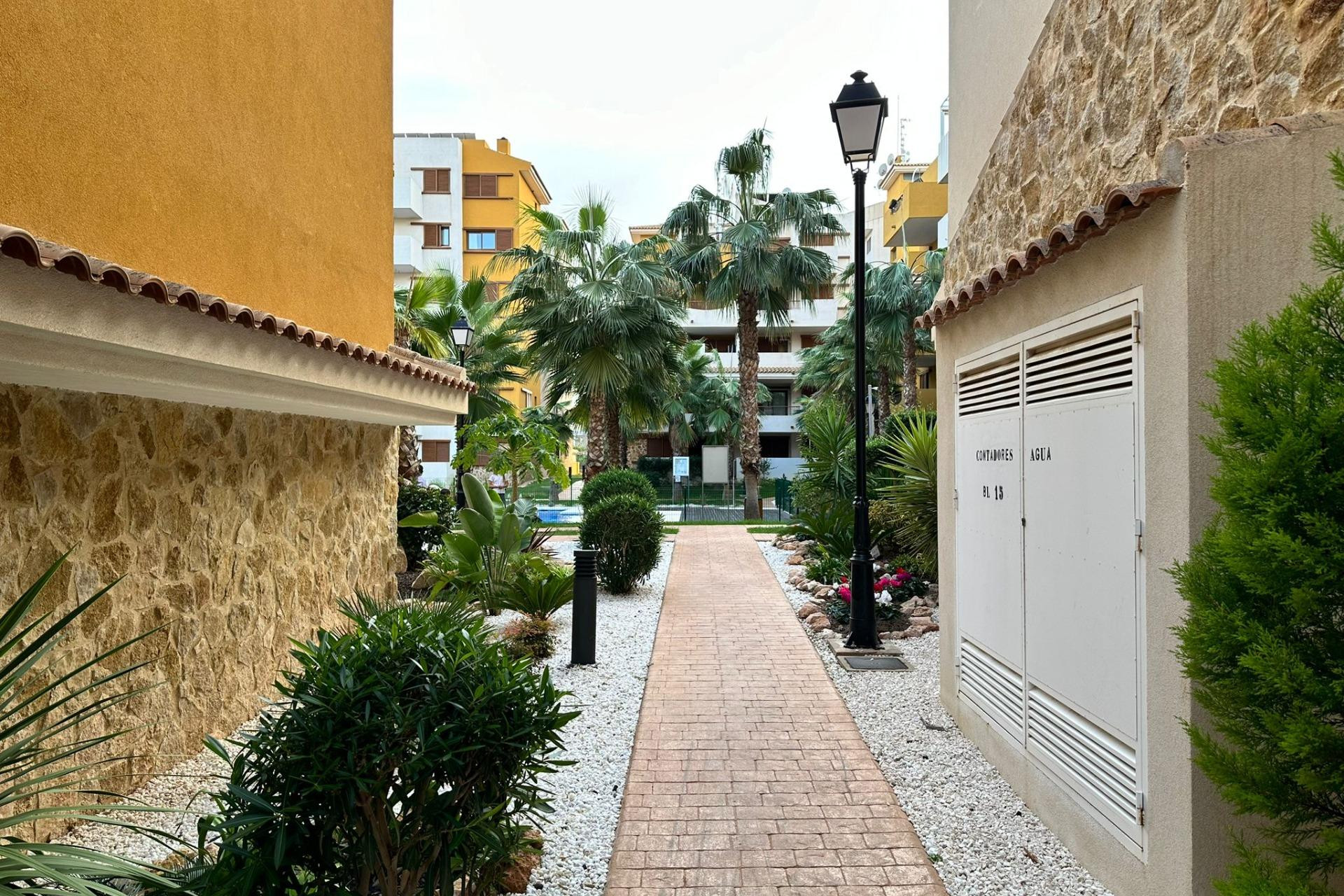 Resale - Apartment  - Torrevieja - Punta prima