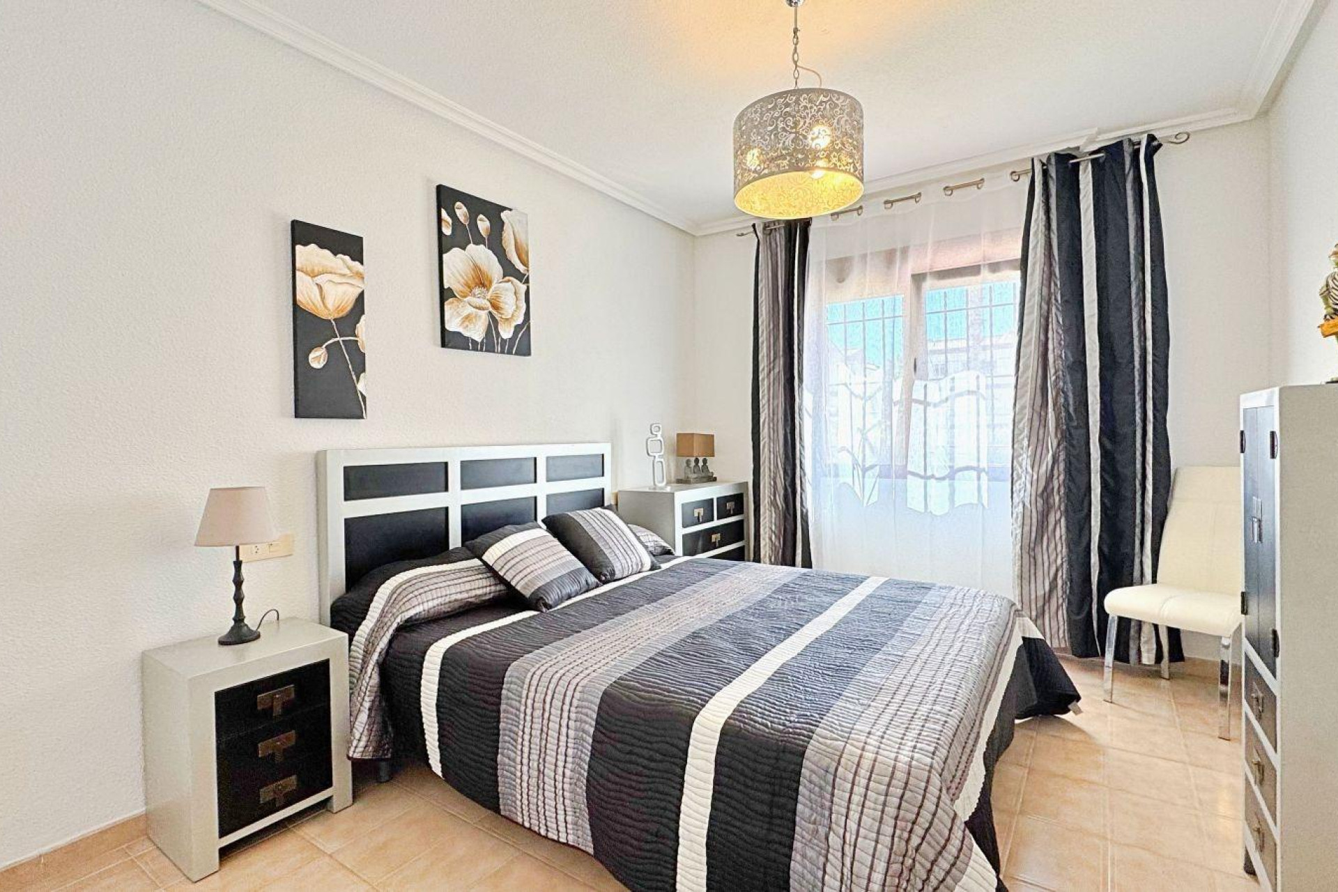 Resale - Apartment  - Torrevieja - Punta prima