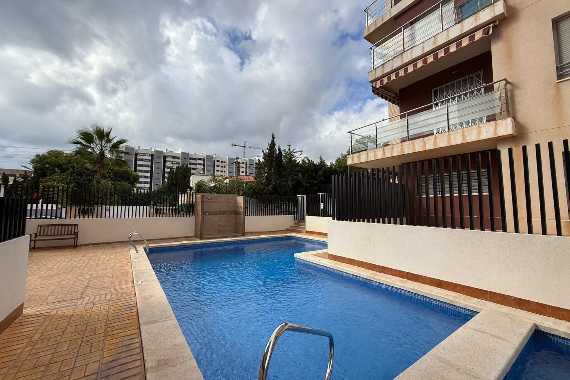 Resale - Apartment  - Torrevieja - Punta prima
