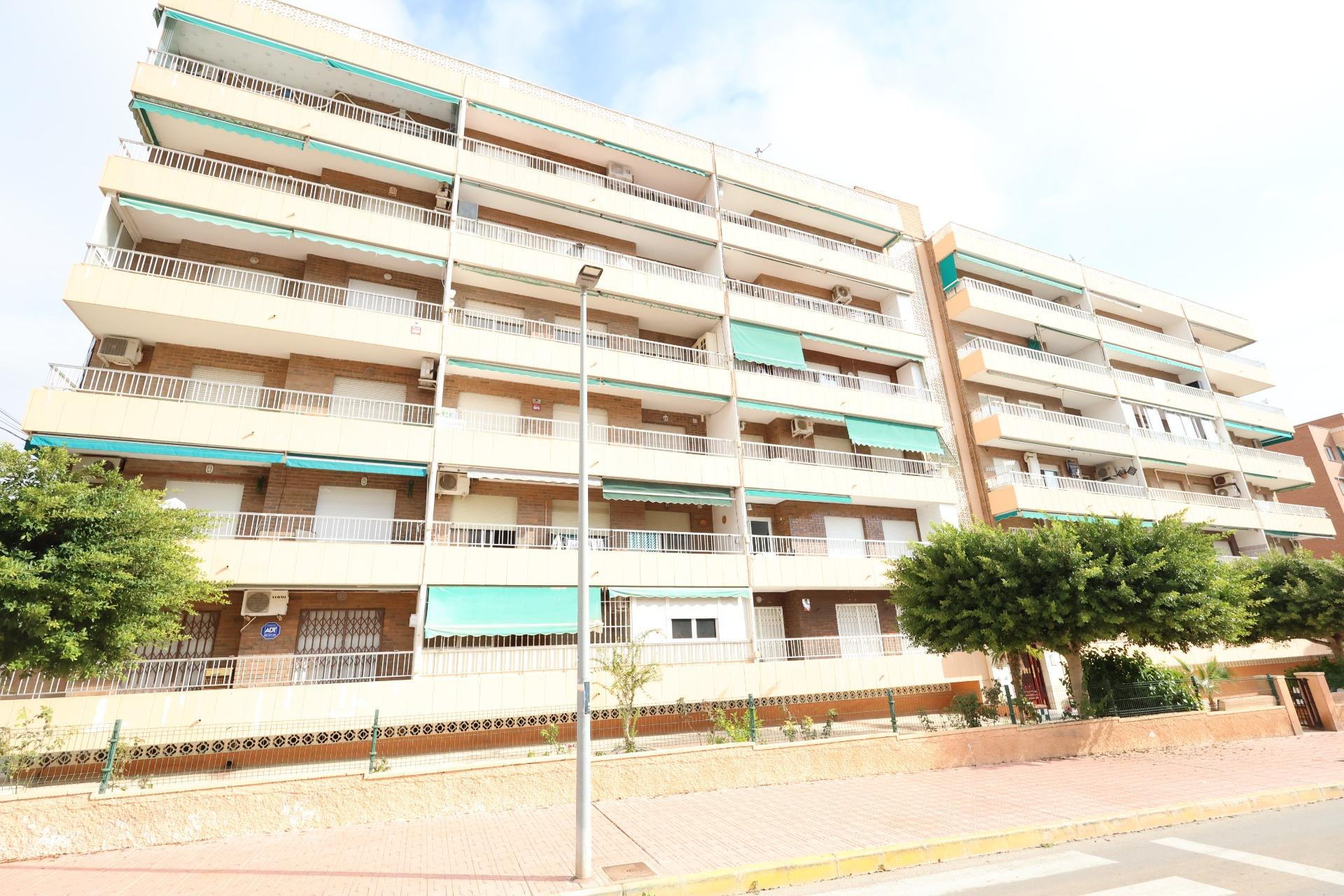 Resale - Apartment  - Torrevieja - Punta prima