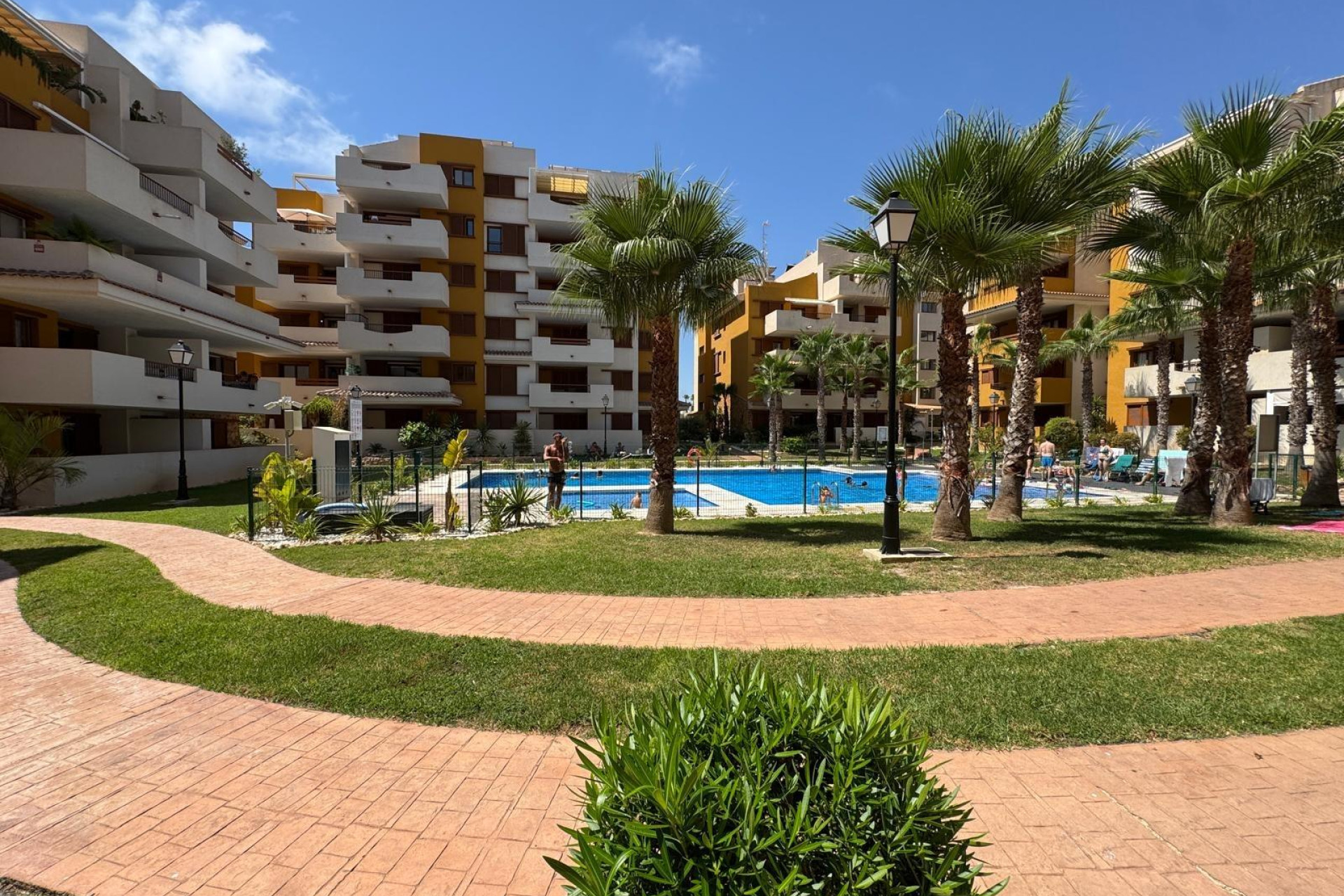 Resale - Apartment  - Torrevieja - Punta prima
