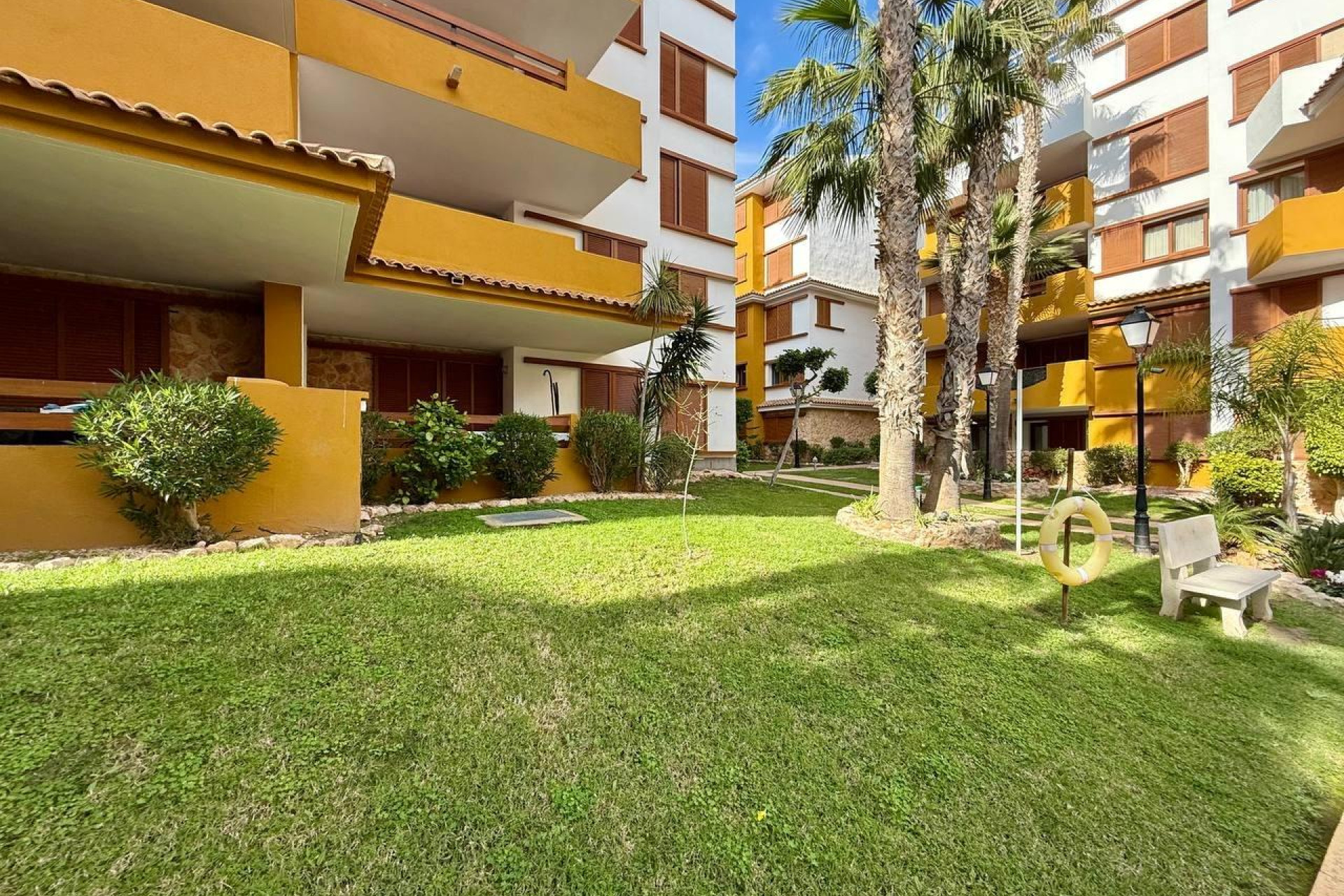 Resale - Apartment  - Torrevieja - Punta prima