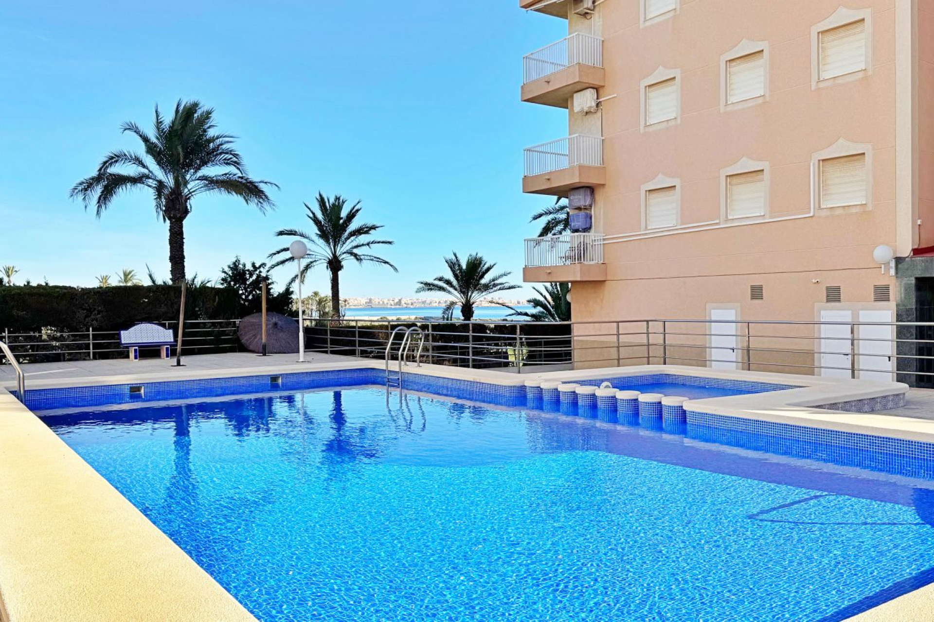 Resale - Apartment  - Torrevieja - Rocio del Mar