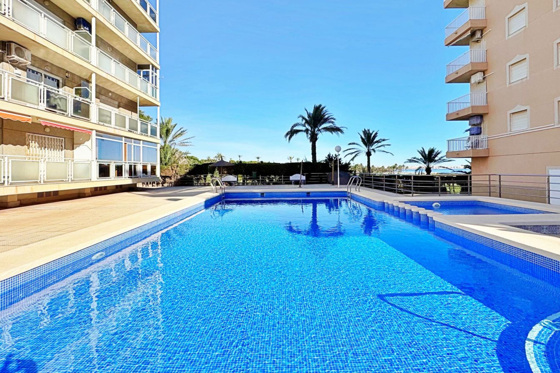 Resale - Apartment  - Torrevieja - Rocio del Mar