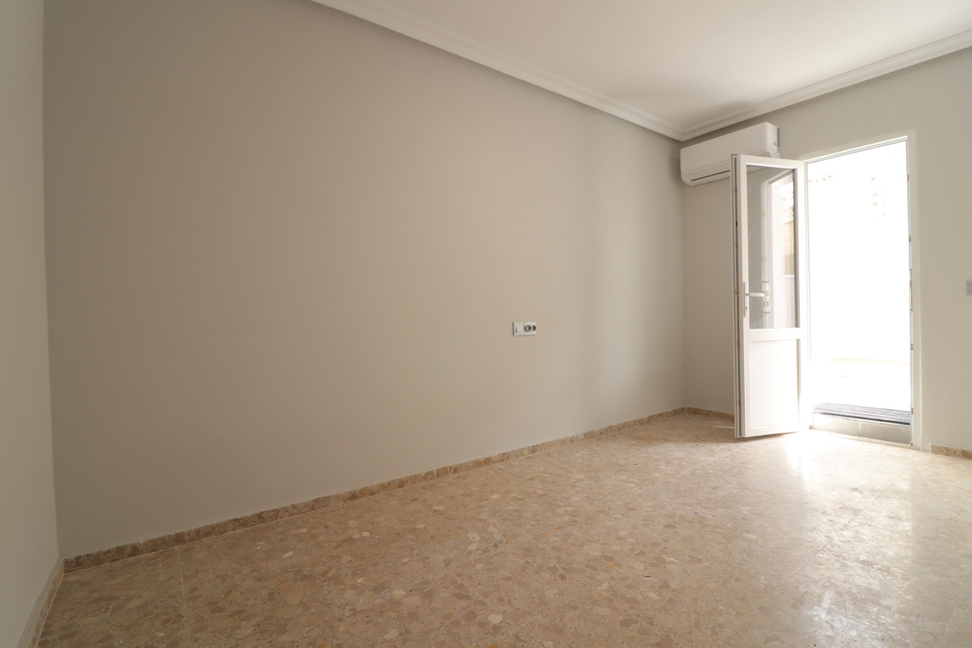 Resale - Apartment  - Torrevieja - Torre La Mata