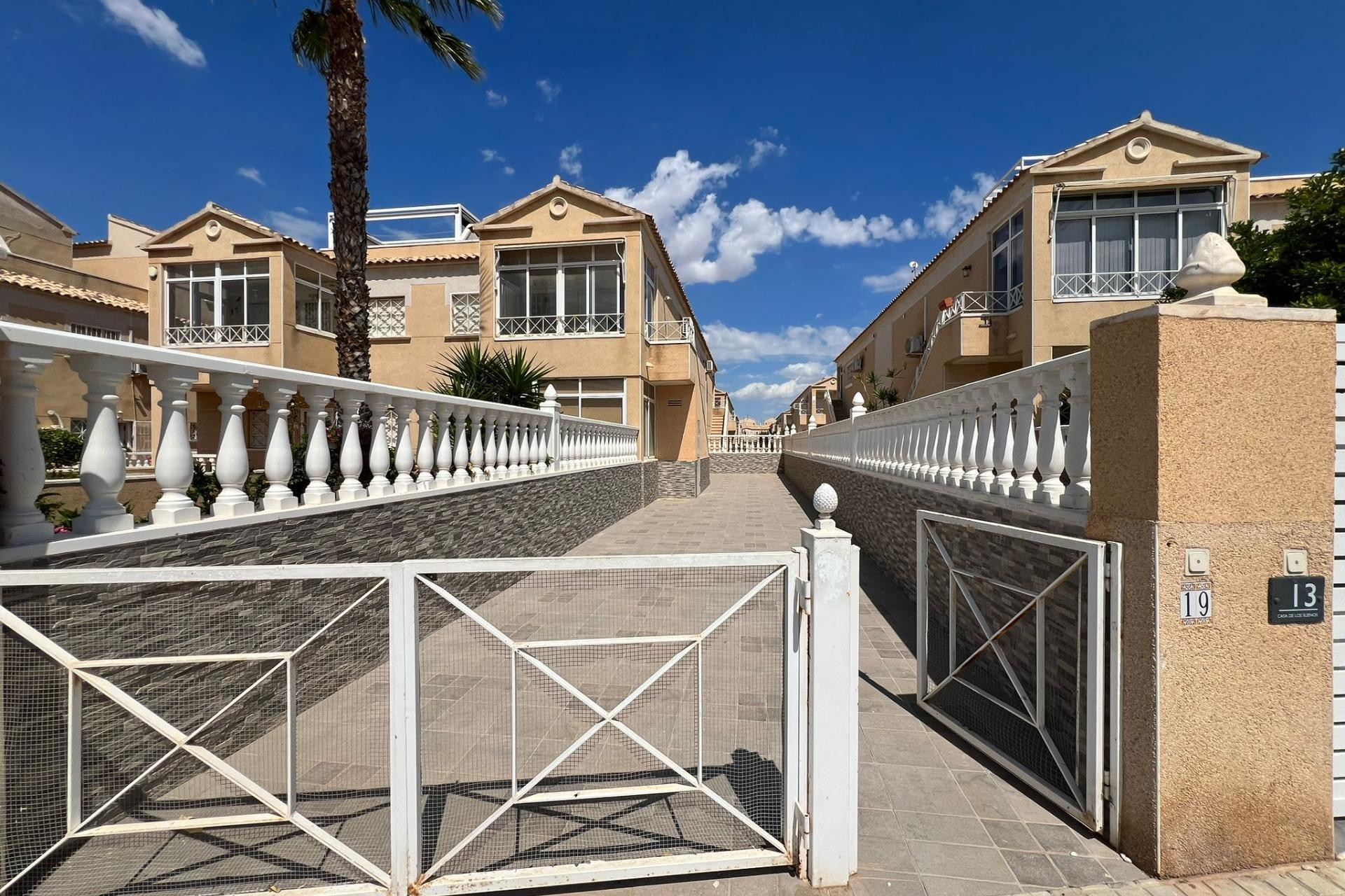 Resale - Apartment  - Torrevieja - Torreta florida