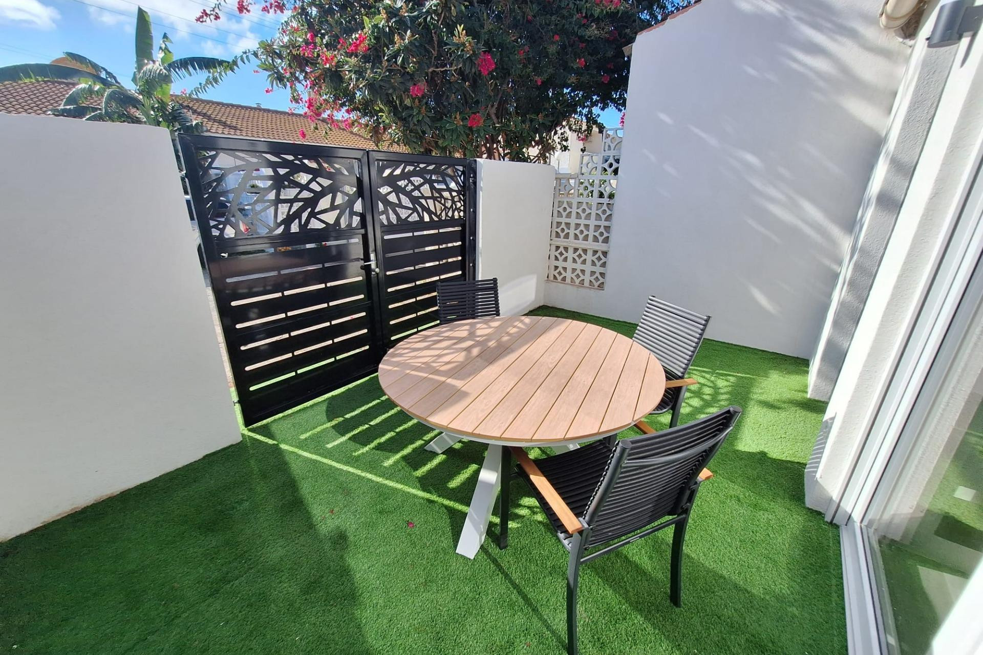 Resale - Apartment  - Torrevieja - Torretas