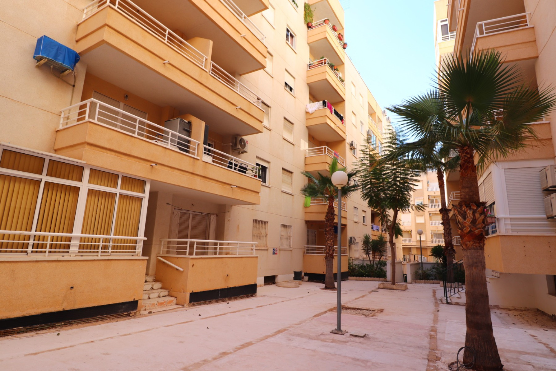 Resale - Apartment  - Torrevieja - Torrevieja - Centre