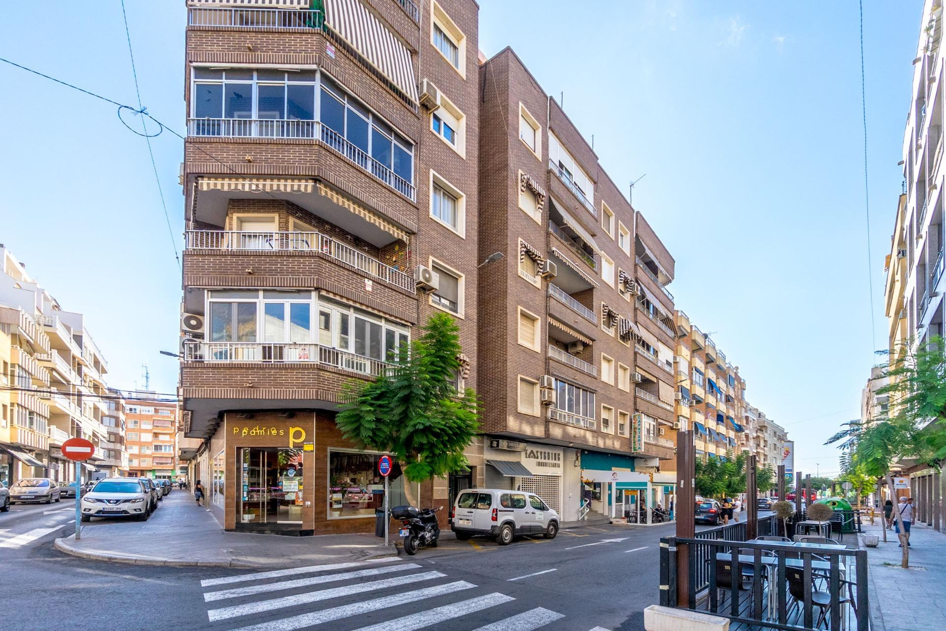 Resale - Apartment  - Torrevieja - Torrevieja - Centre