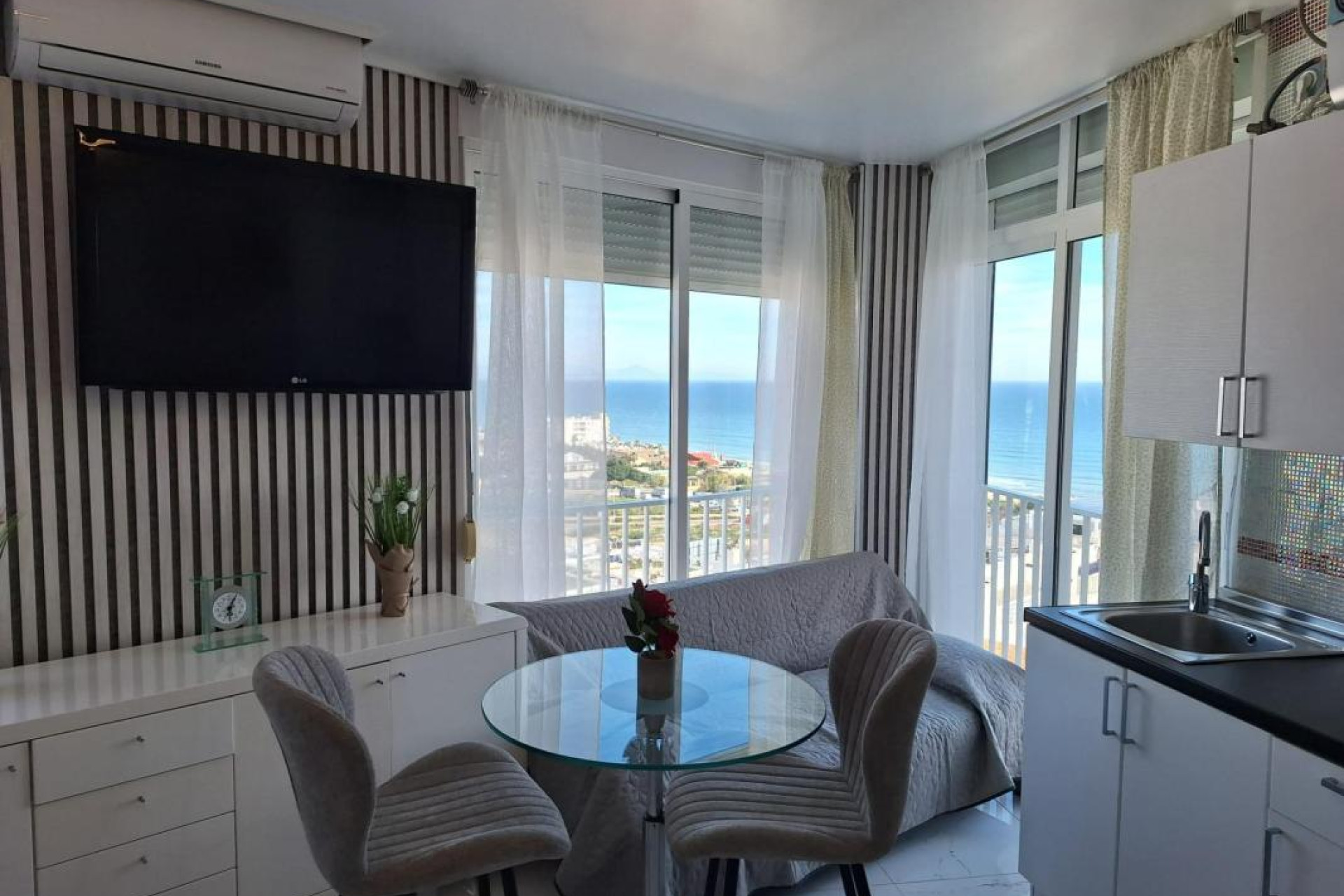 Resale - Apartment  - Torrevieja - torrevieja