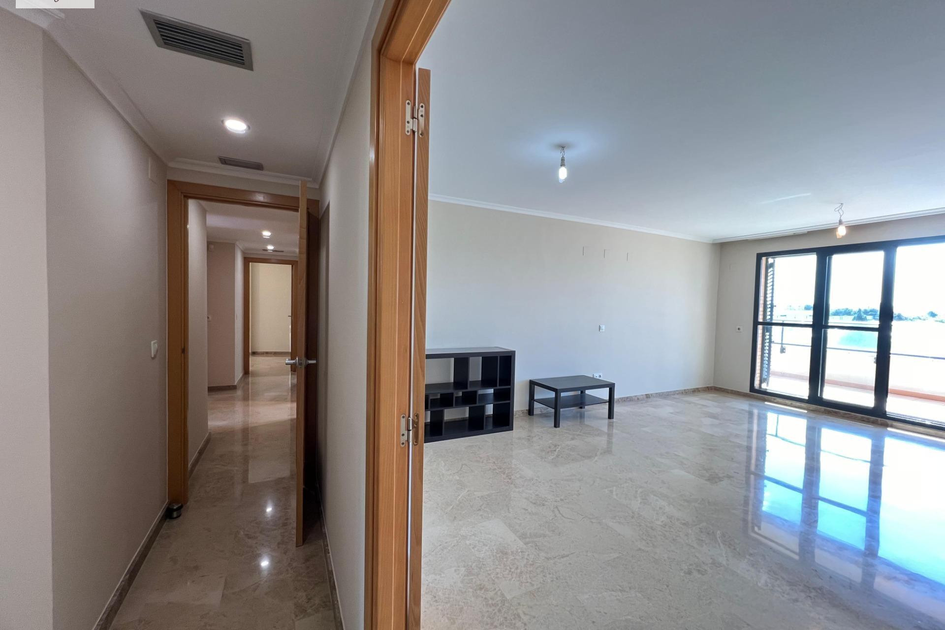 Resale - Apartment  - Valencia - Campanar