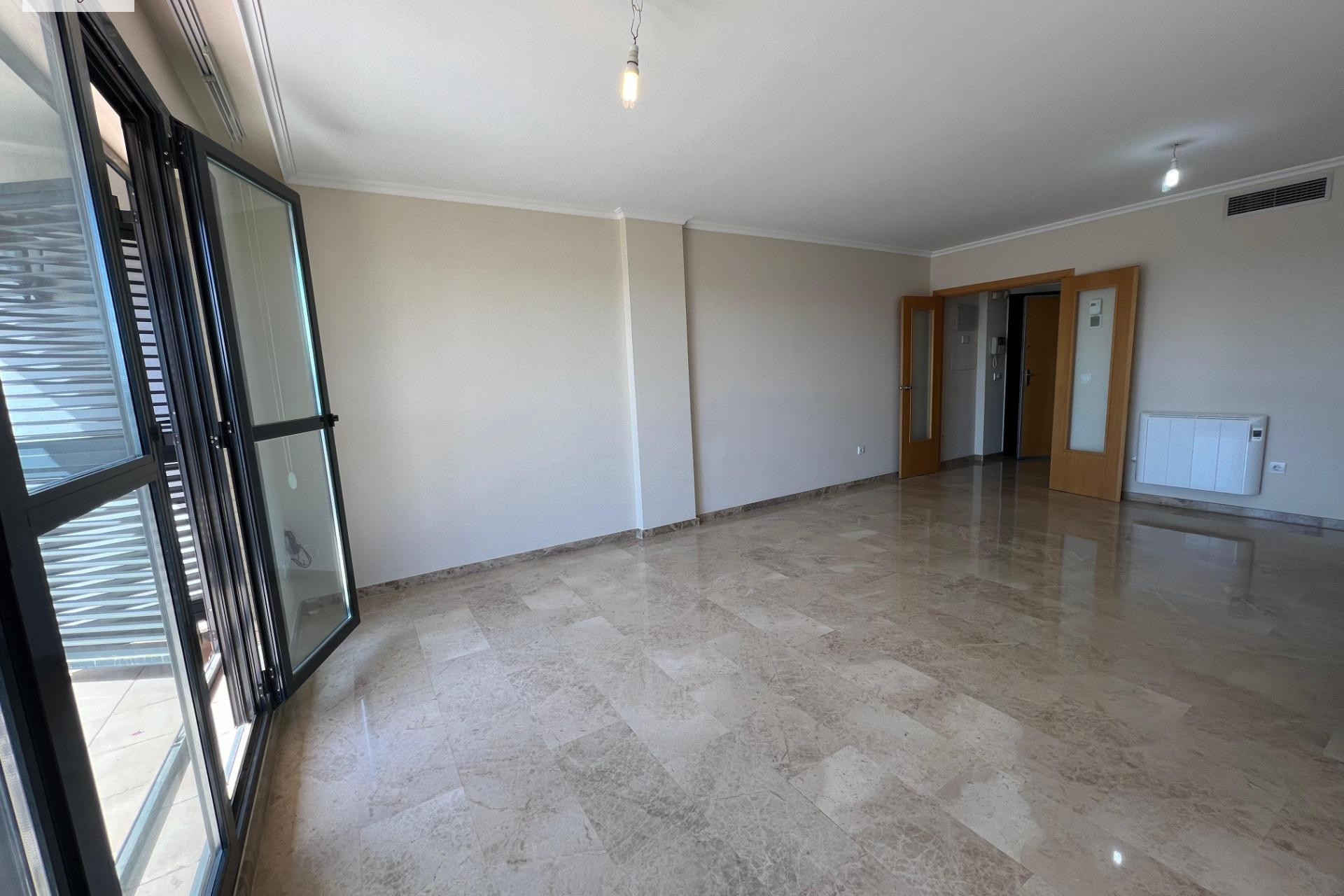 Resale - Apartment  - Valencia - Campanar