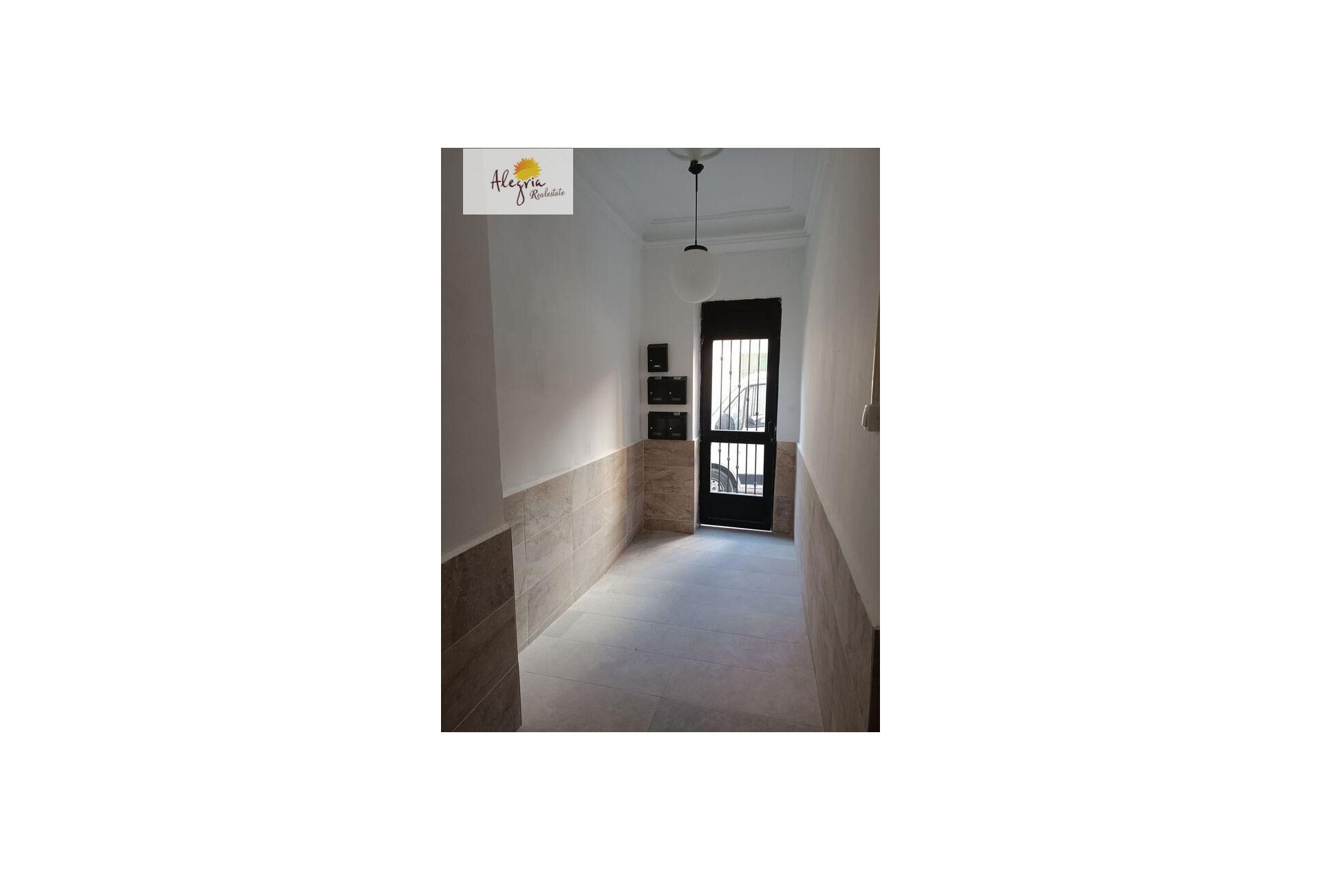 Resale - Apartment  - Valencia - En Corts