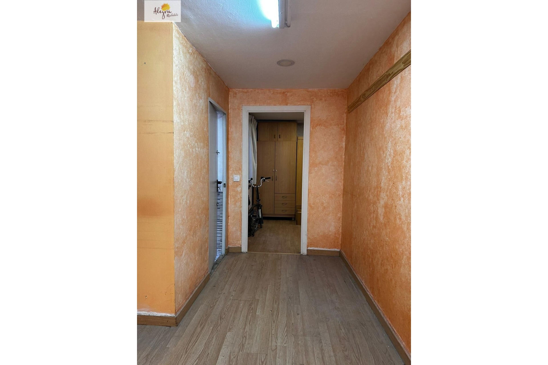 Resale - Apartment  - Valencia - Nou Moles