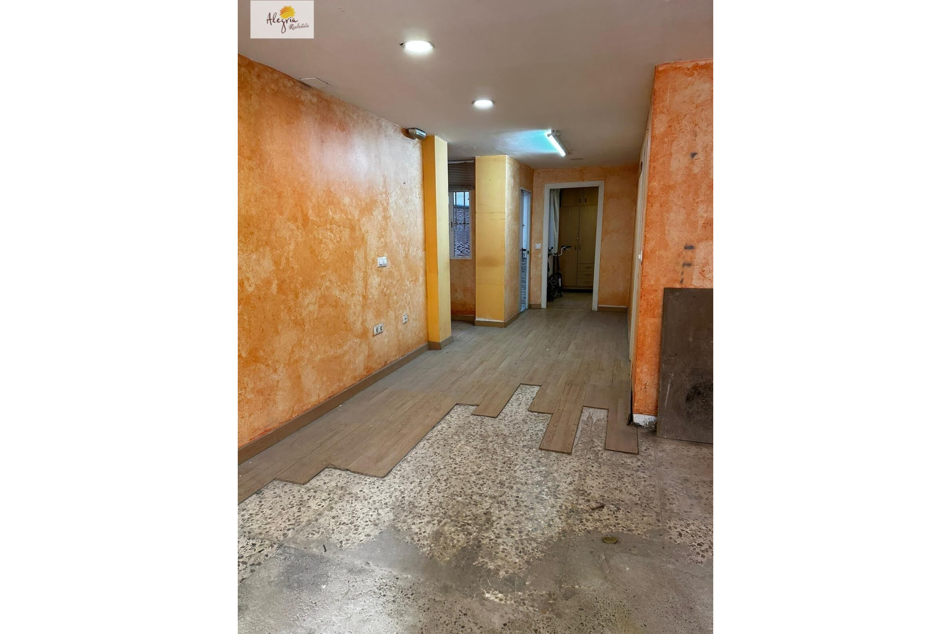 Resale - Apartment  - Valencia - Nou Moles