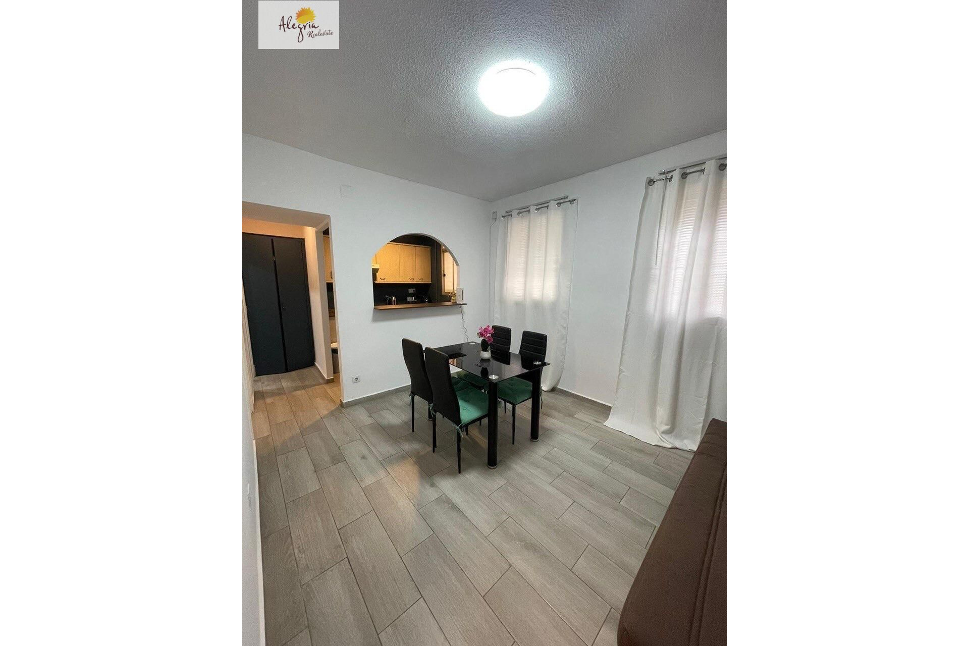 Resale - Apartment  - Valencia - Nou Moles