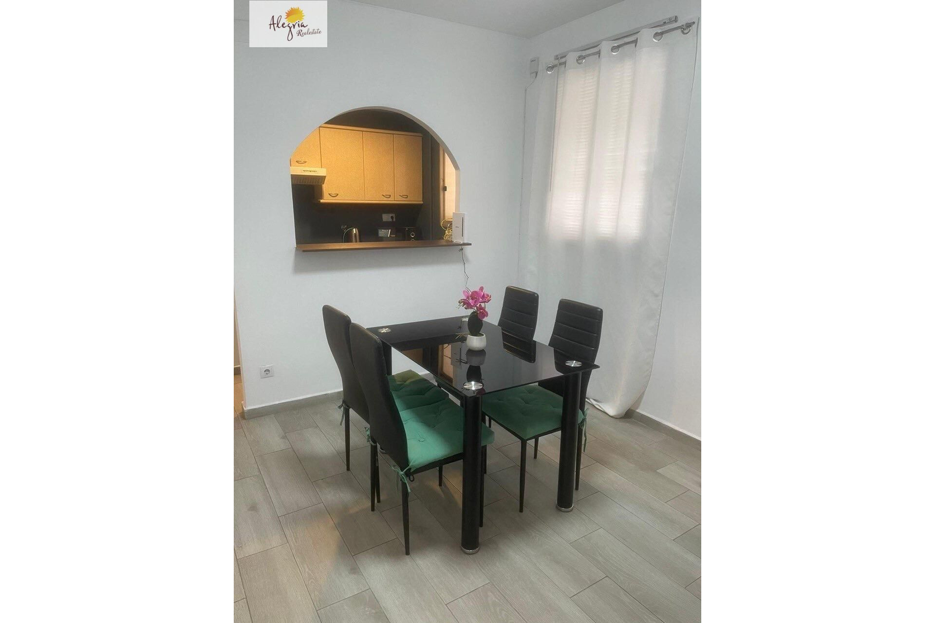 Resale - Apartment  - Valencia - Nou Moles