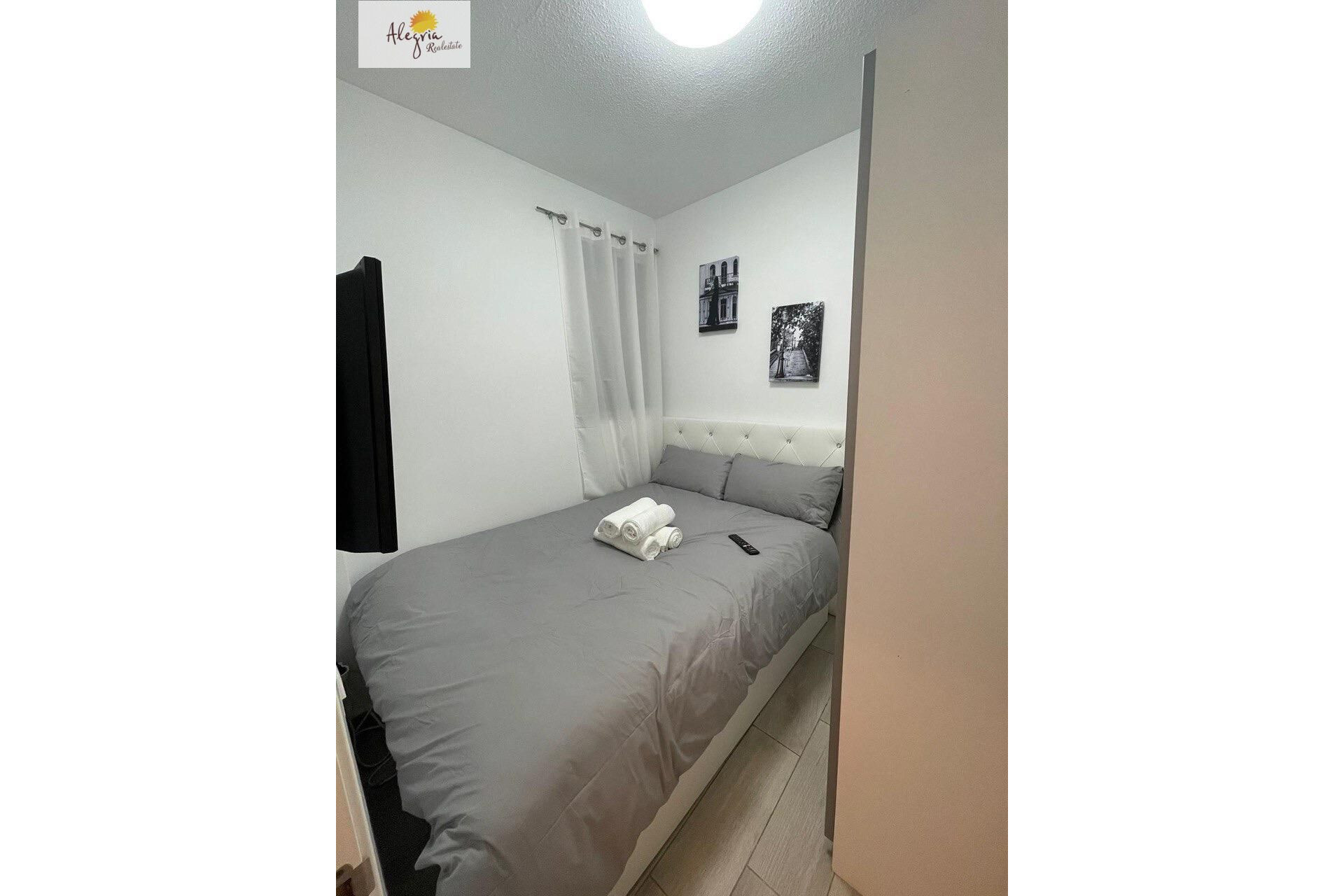 Resale - Apartment  - Valencia - Nou Moles