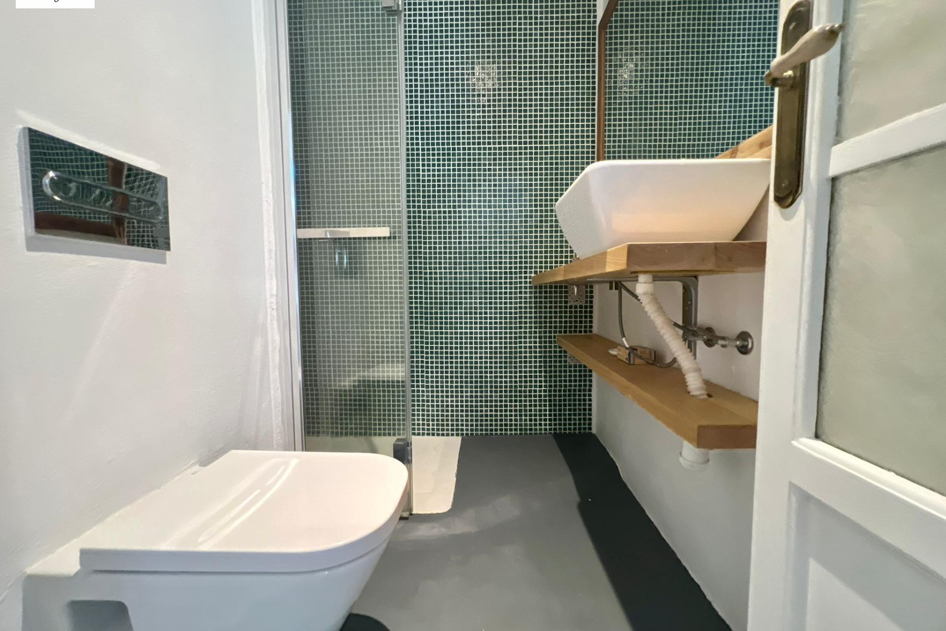 Resale - Apartment  - Valencia - Torrefiel