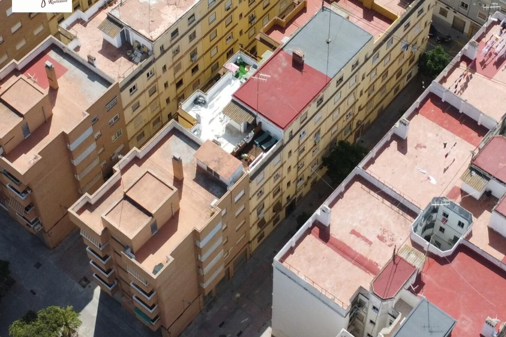 Resale - Apartment  - Valencia - Torrefiel