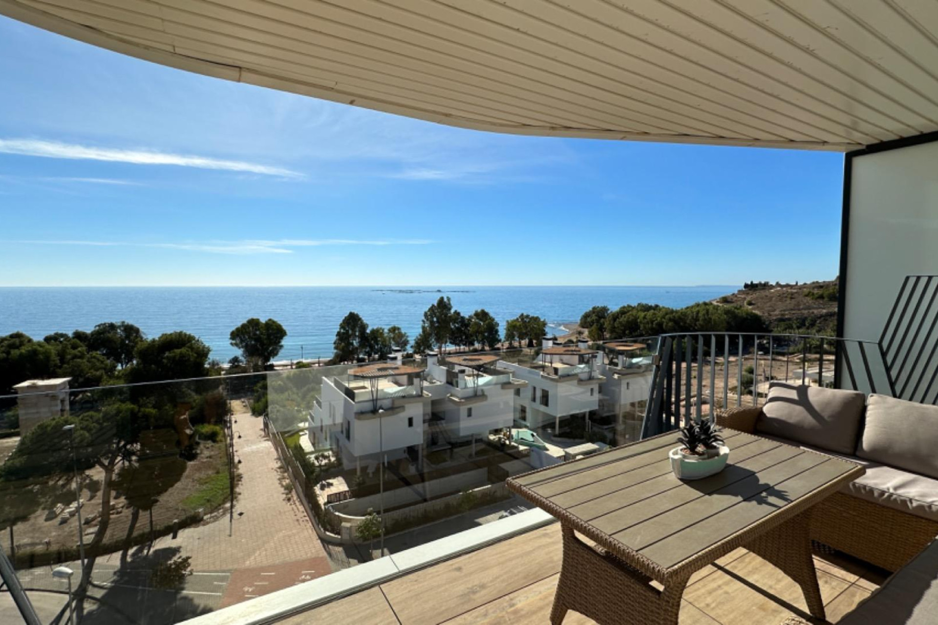 Resale - Apartment  - Villajoyosa - 1a linea