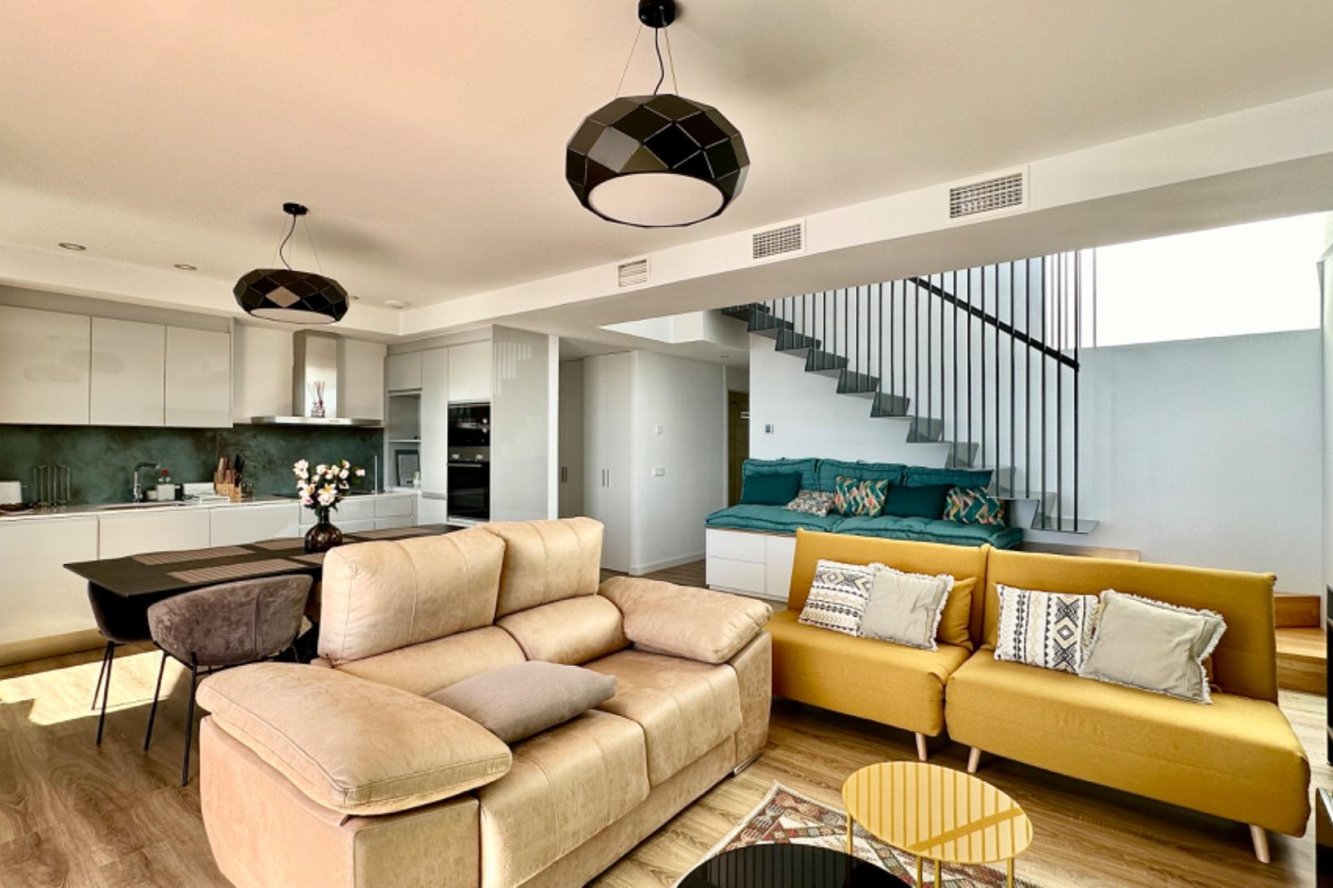 Resale - Apartment  - Villajoyosa - 1a linea