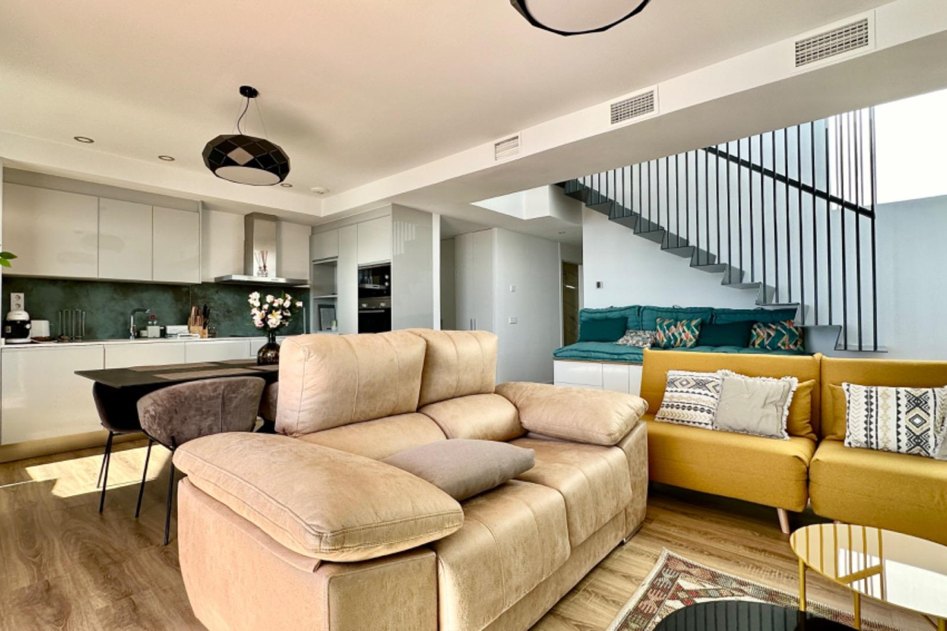 Resale - Apartment  - Villajoyosa - 1a linea