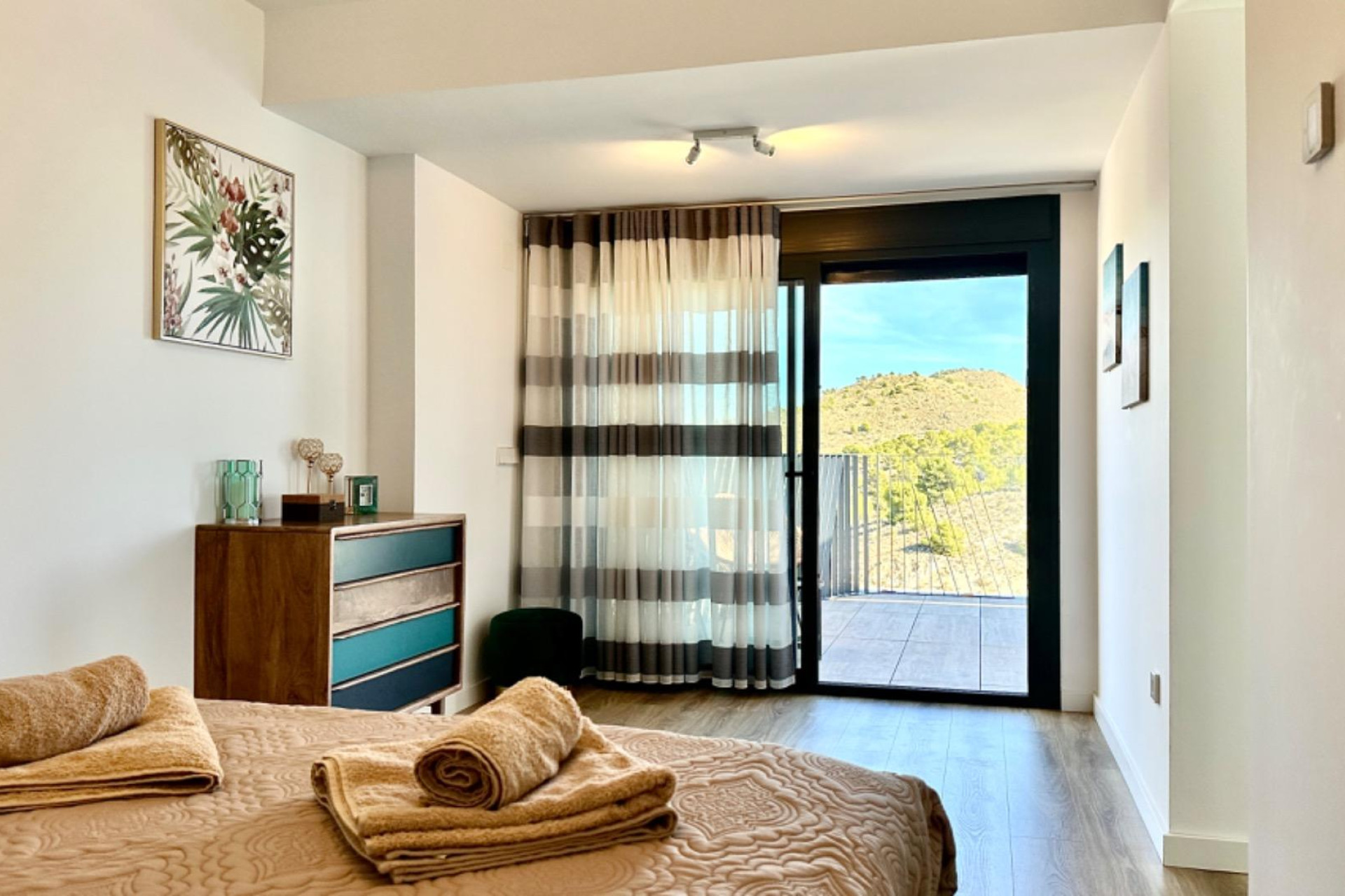 Resale - Apartment  - Villajoyosa - 1a linea