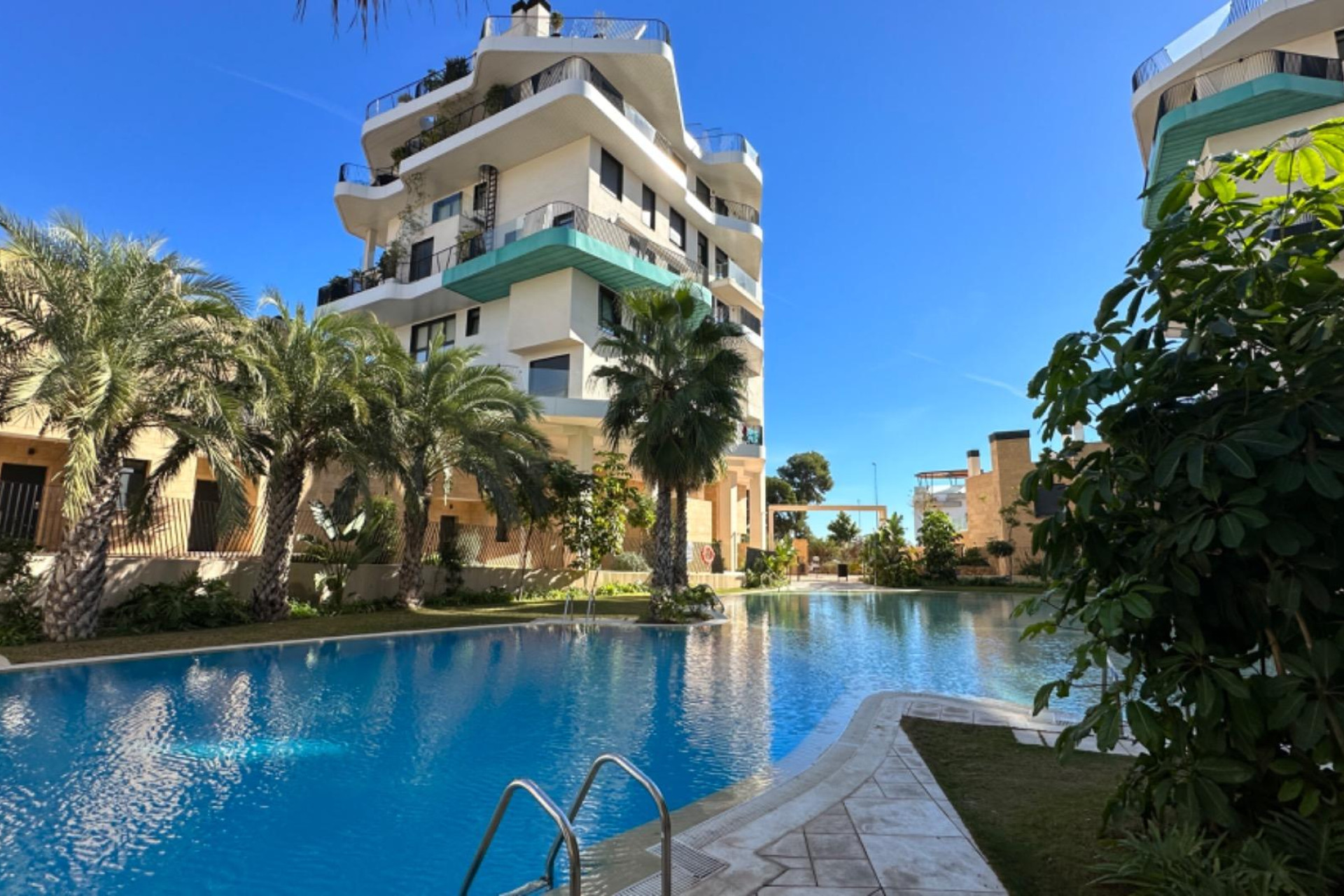 Resale - Apartment  - Villajoyosa - 1a linea