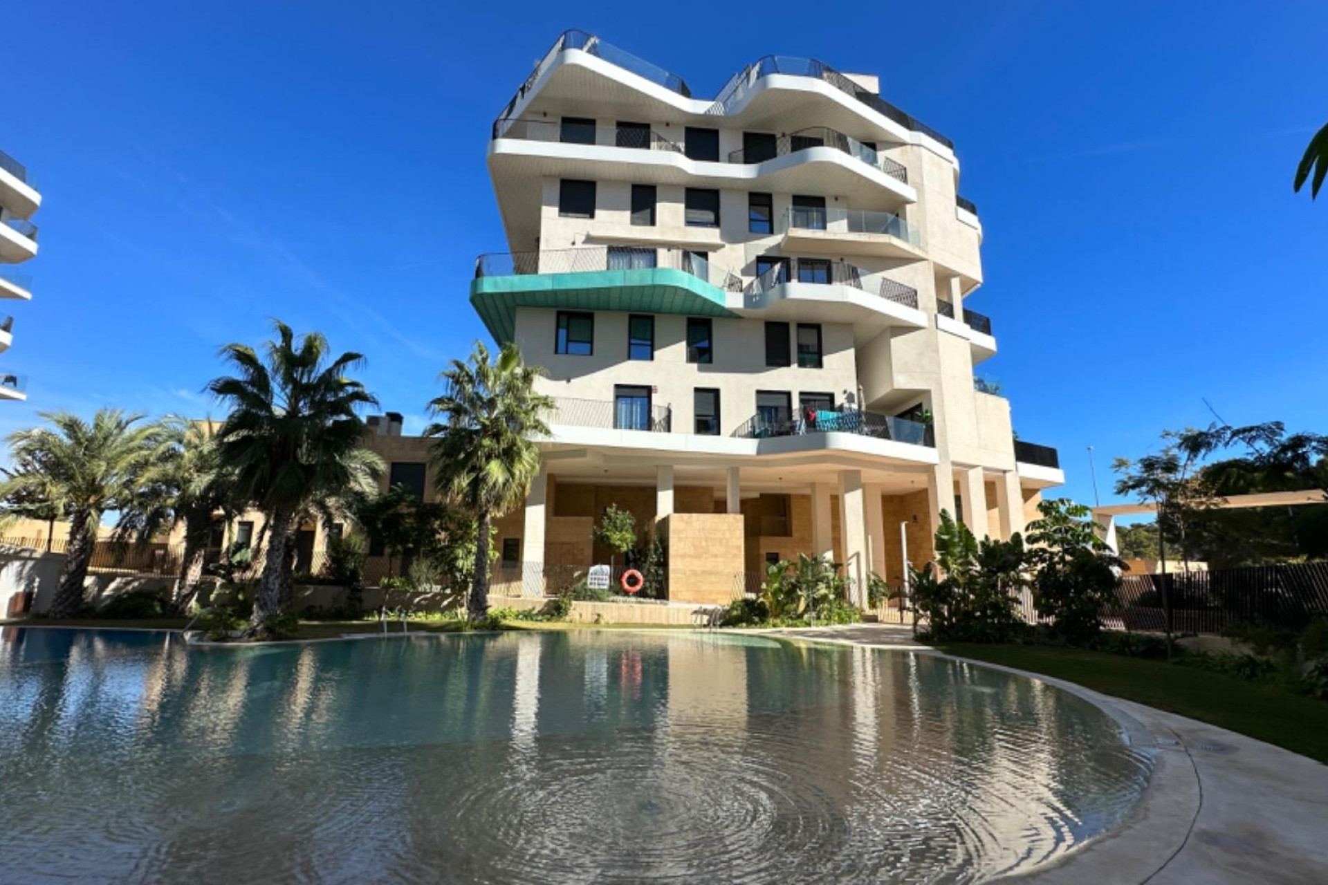 Resale - Apartment  - Villajoyosa - 1a linea